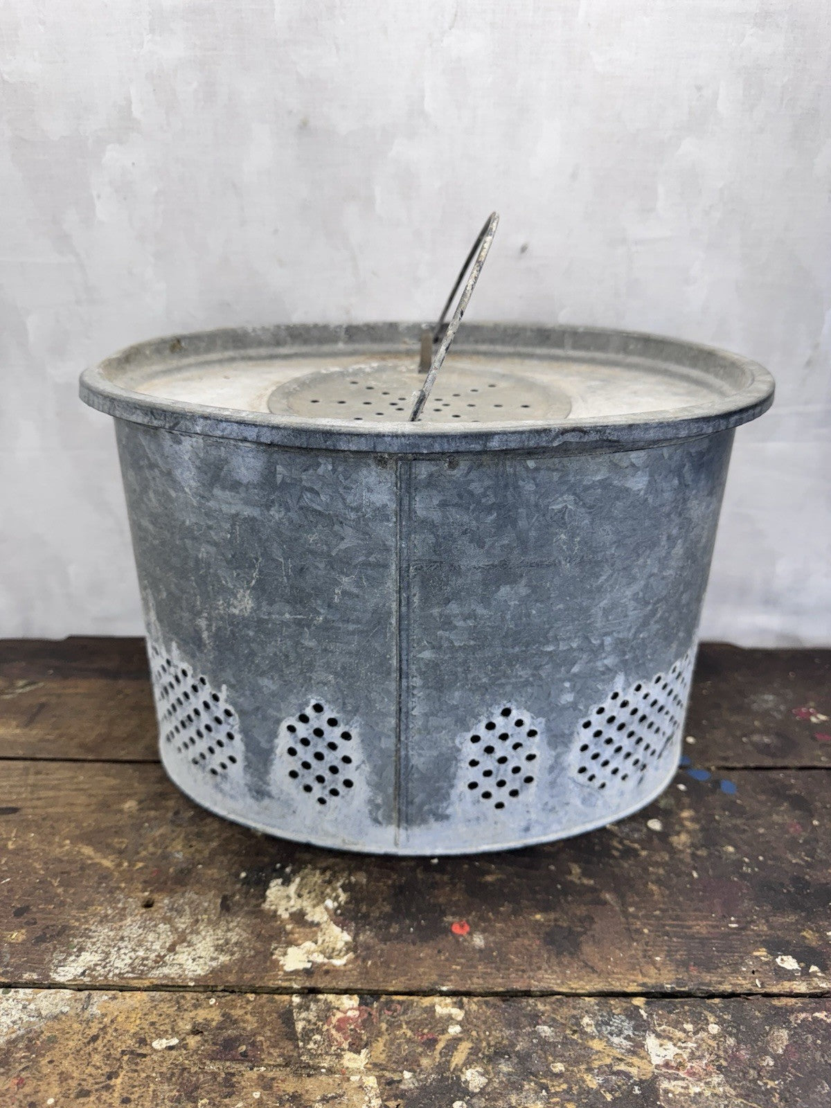 Vintage Oval Metal Minnow Bucket #1015