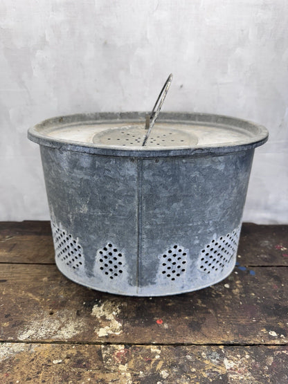 Vintage Oval Metal Minnow Bucket #1015