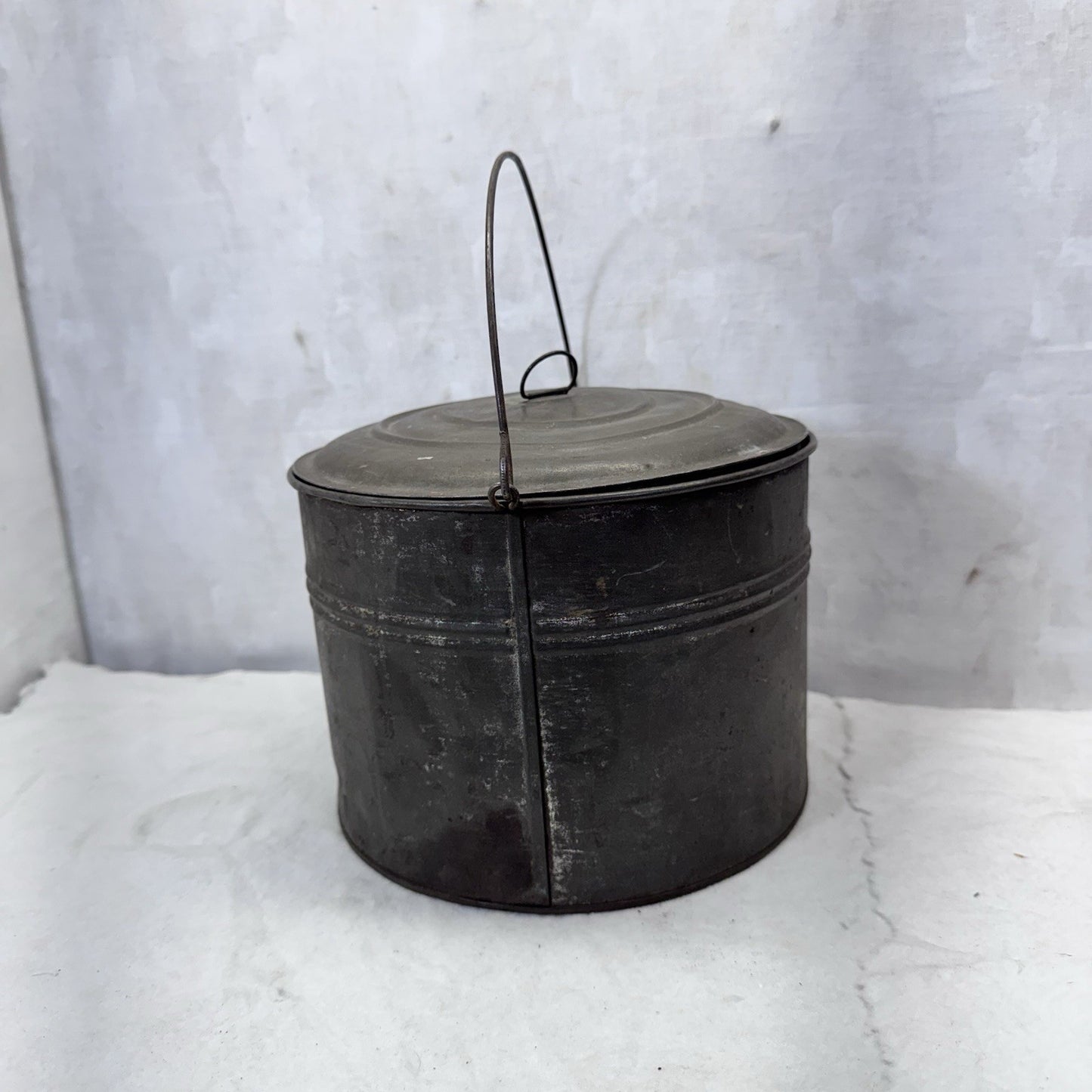 Metal Small Berry Bucket With Lid Vintage