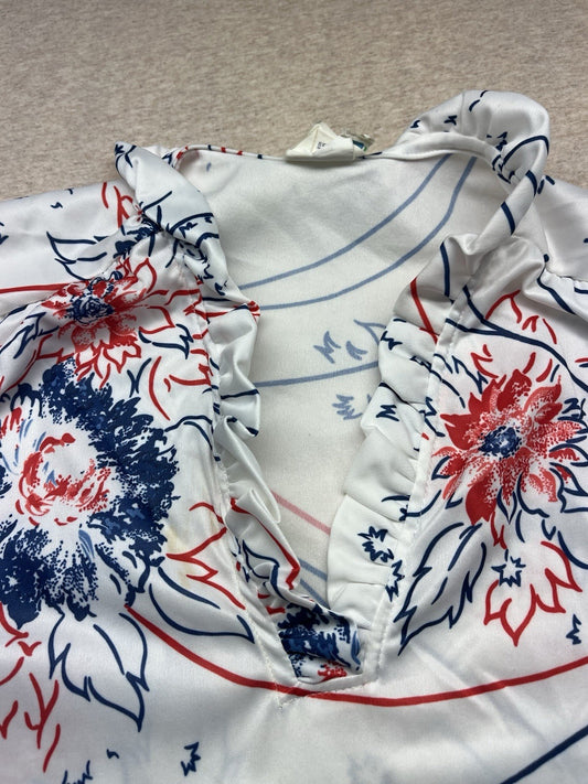 1970s, 80s Women’s White Flowered Knit S Sleeve Shirt 