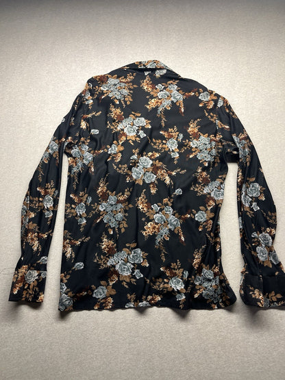 1970s Men’s L Sleeve Black Flowered Shirt