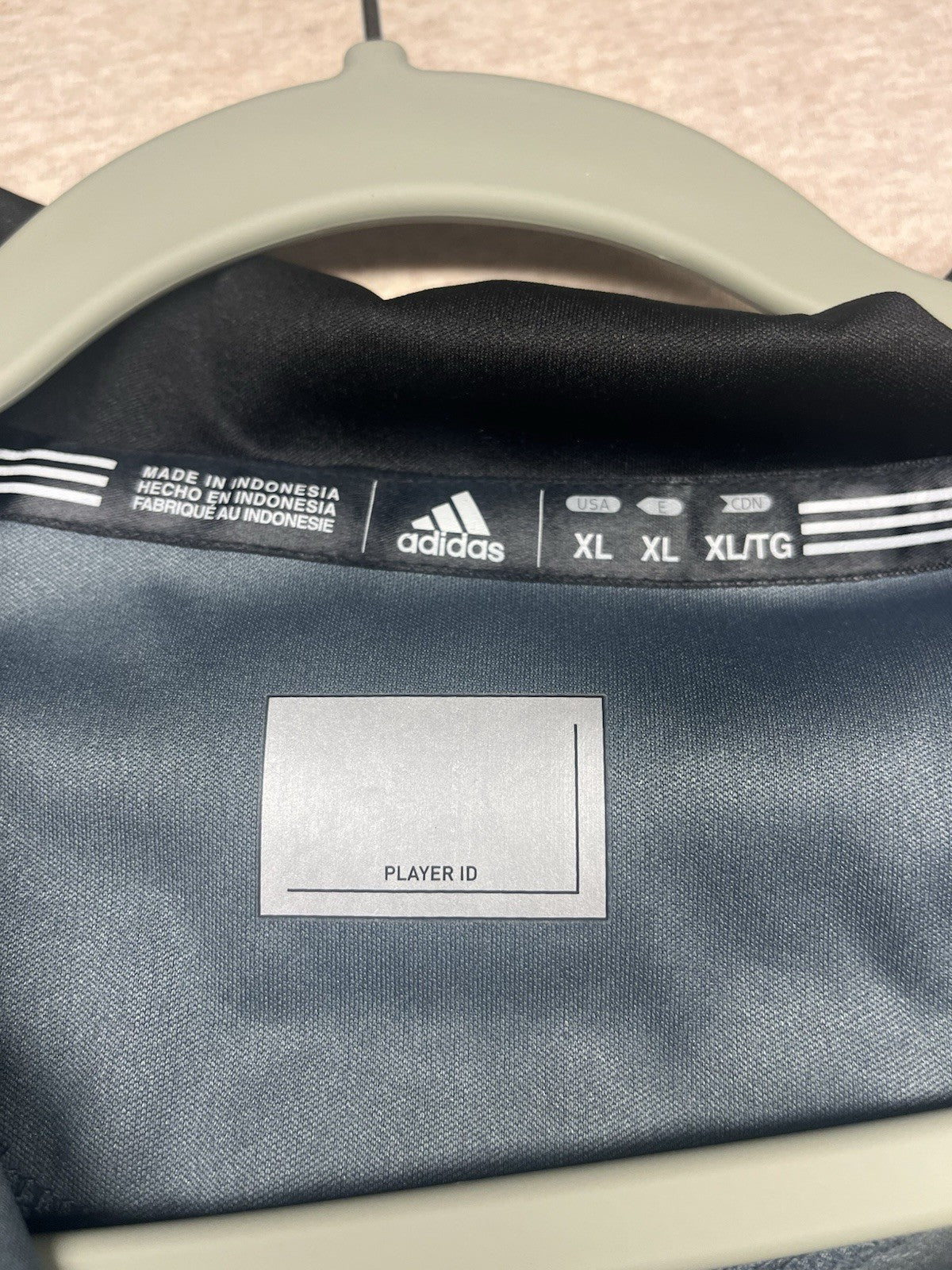 Adidas XL Men’s Climaproof Warm Up Jacket