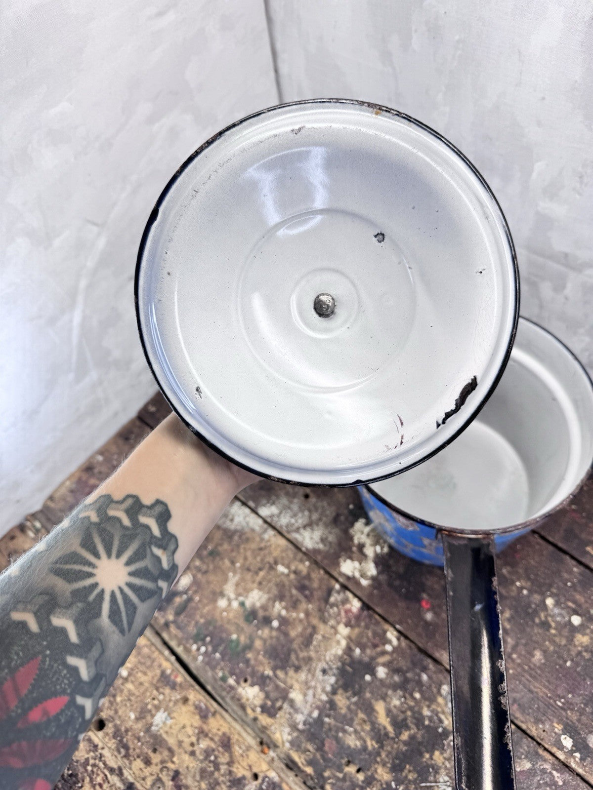 Rare Chicken Wire Enamel Pan #1012