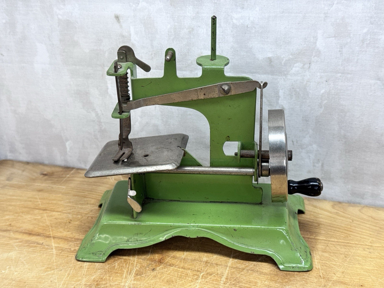 Antique Child’s Sewing Machine Green #1193