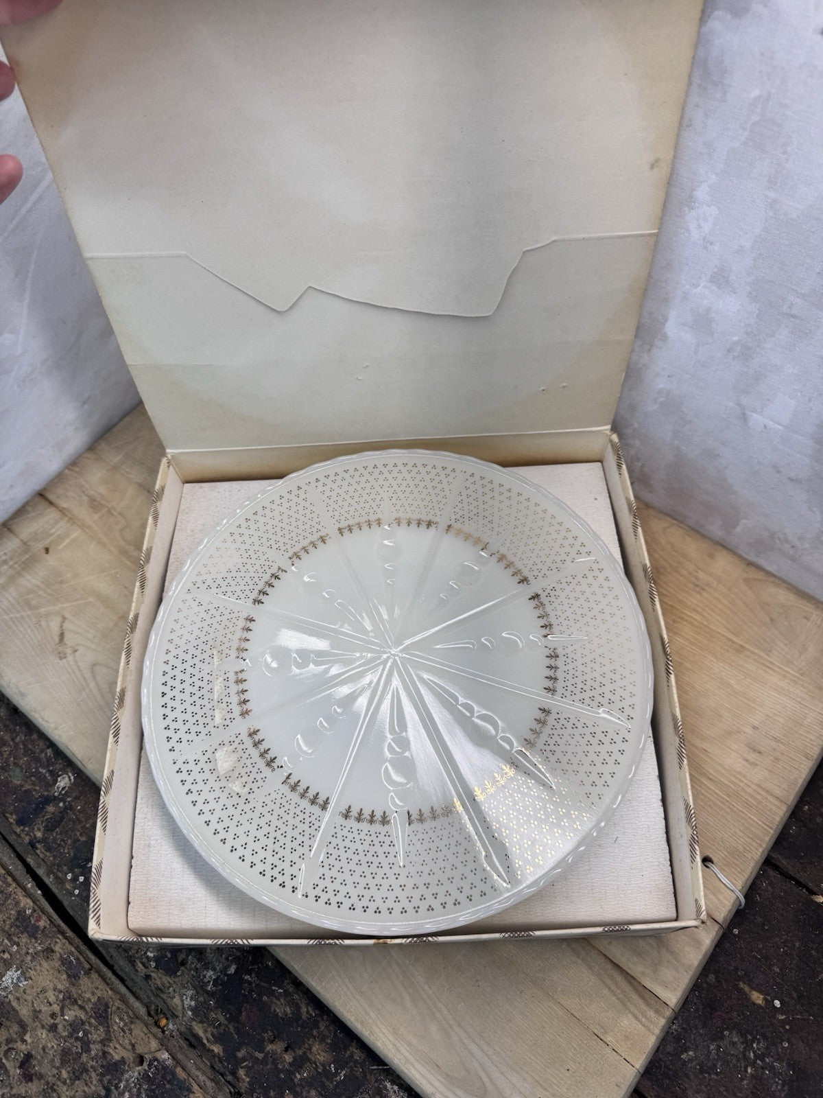 Ivory White Cake Plate Vtg W/box #S-1511