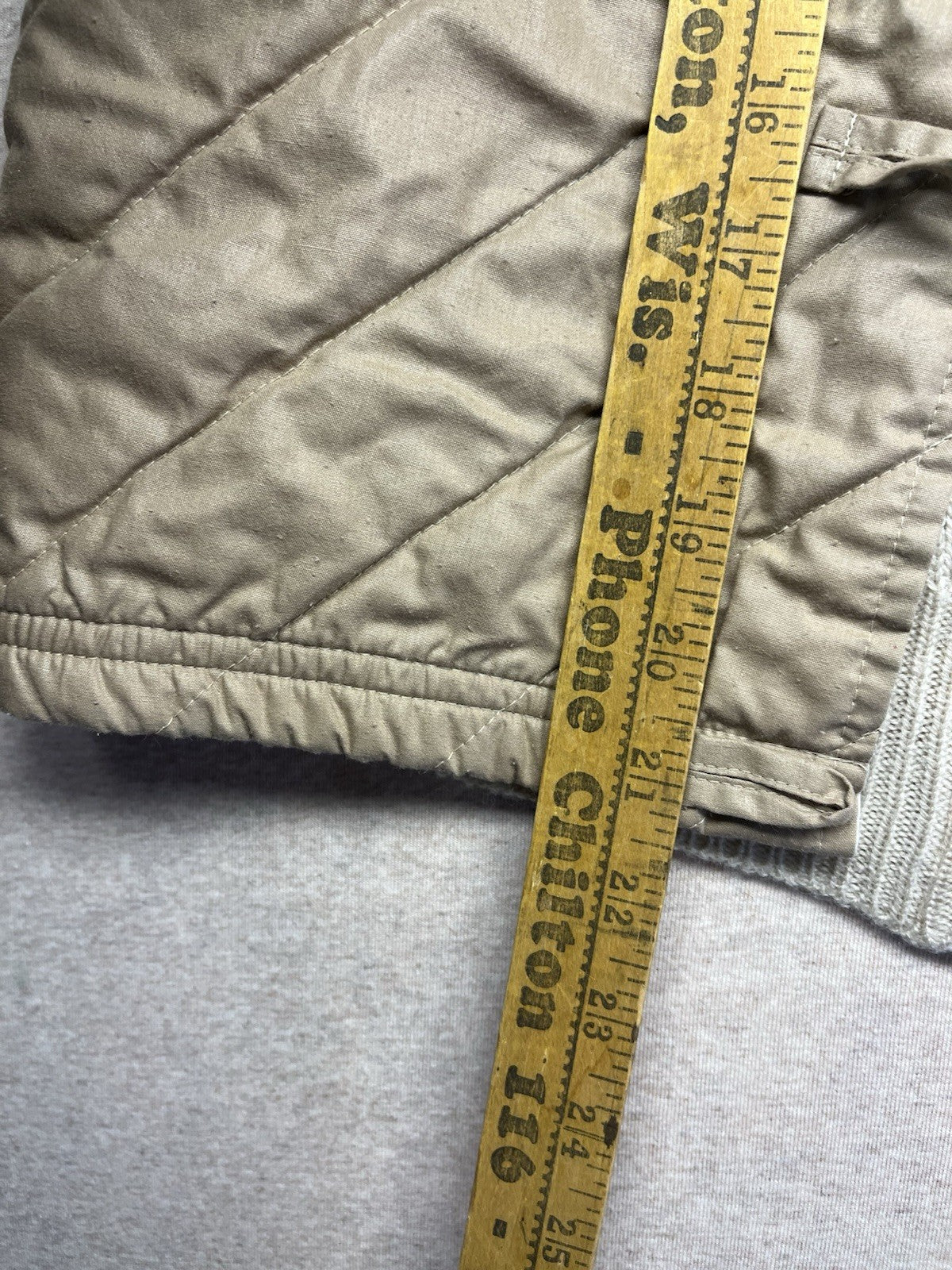 1980s Women’s Tan Vest W/sweater Print