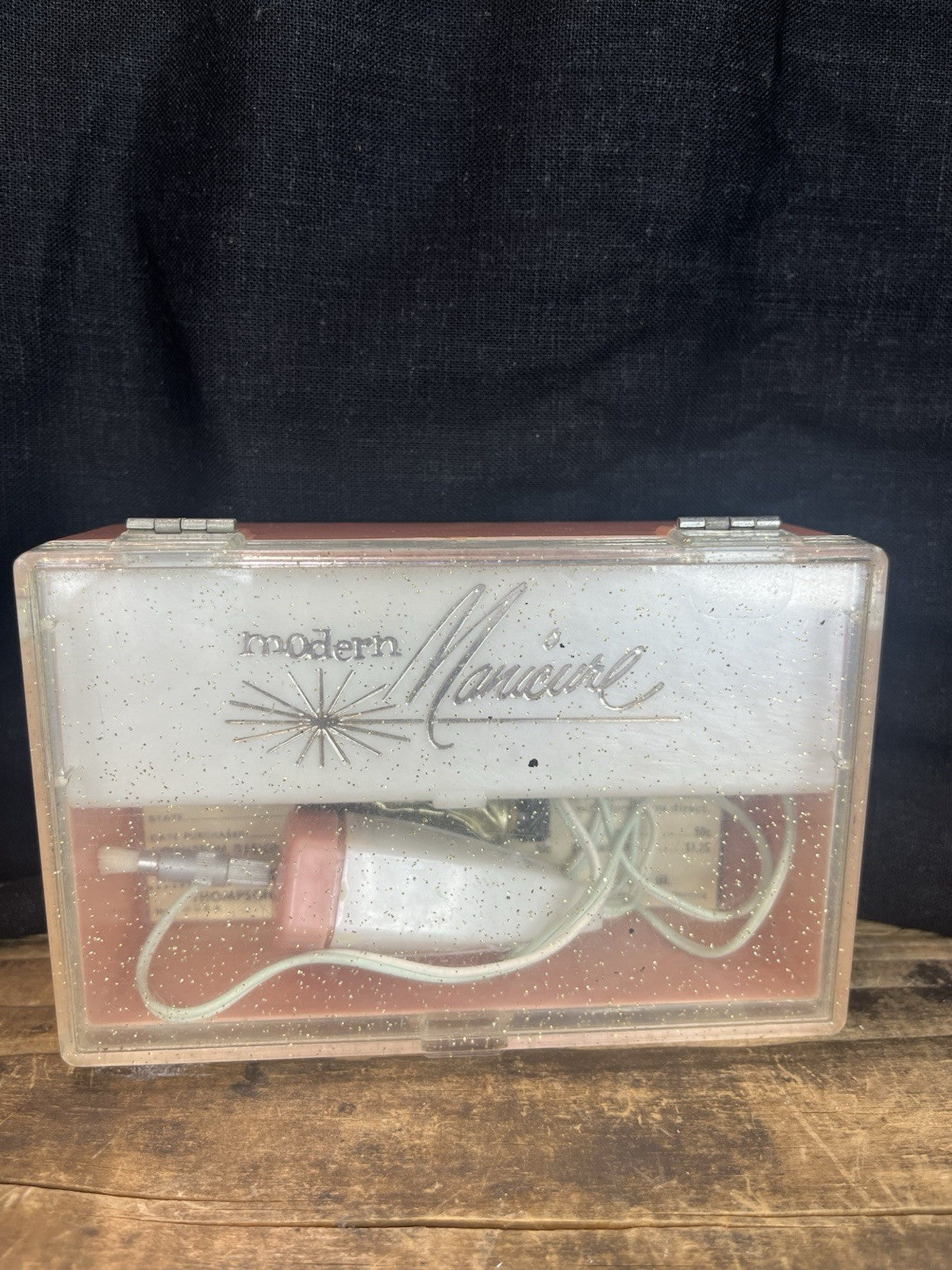 Vintage Modern Thompson Battery Manicure Set No Chips ,cracks Or Melting 