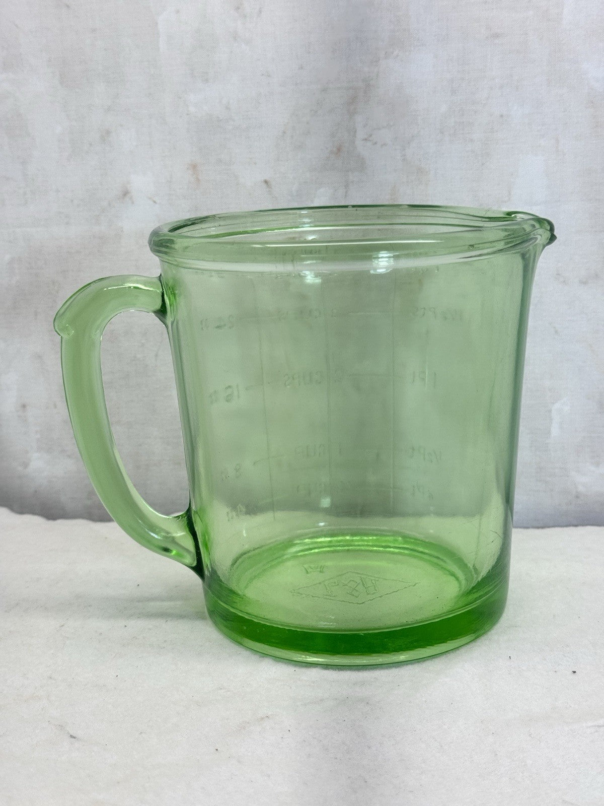 1 Quart Uranium Glass Measuring Cup Vintage Hazel Atlas