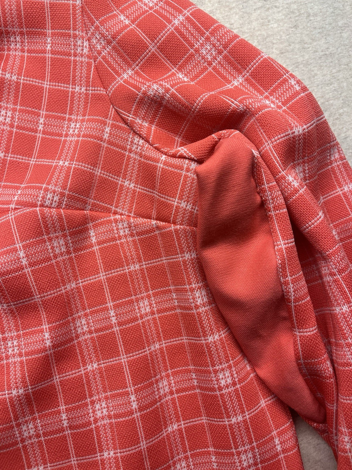 1970s Women’s Peach Plaid L Sleeve Knit Top