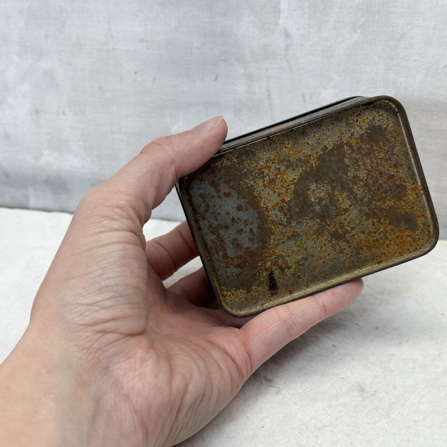 Tung-Sol Fixed Focus Automobile Lamp bulbs Metal Vintage Tin