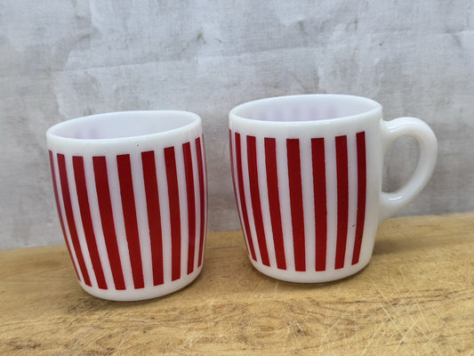 Candy Cane Stripped Pair Of Mugs Christmas  Vtg #1327
