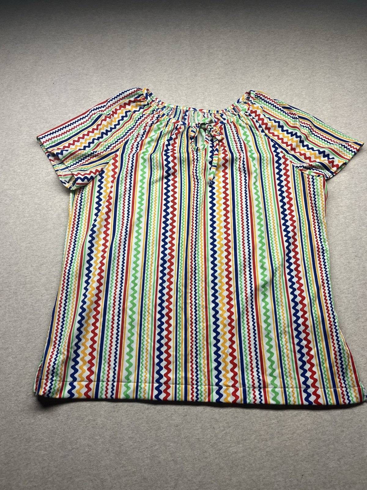 1970s Women’s Crazy Stripe S Sleeve Knit Shirt
