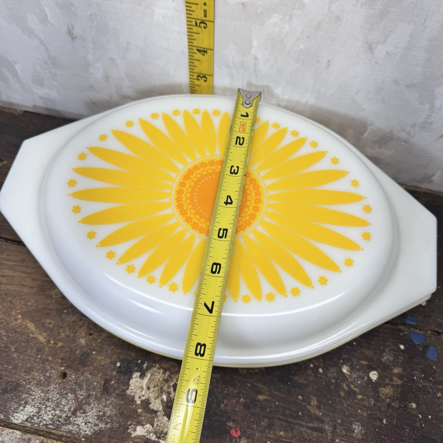 Pyrex  Ovenware Sunflower Casserole Dish With Lid Vintage