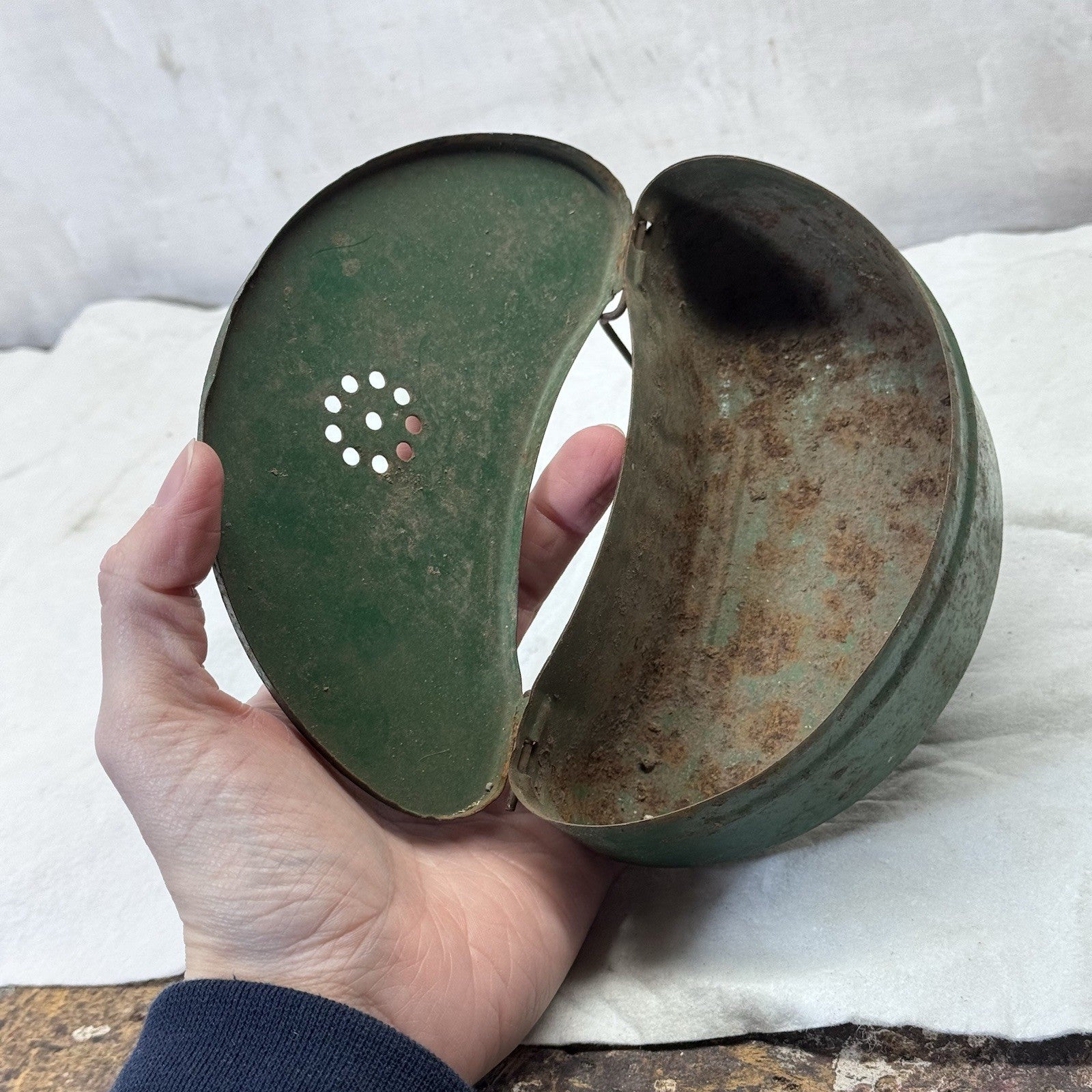 Metal Vintage Waistband Fishing Bait Container Green