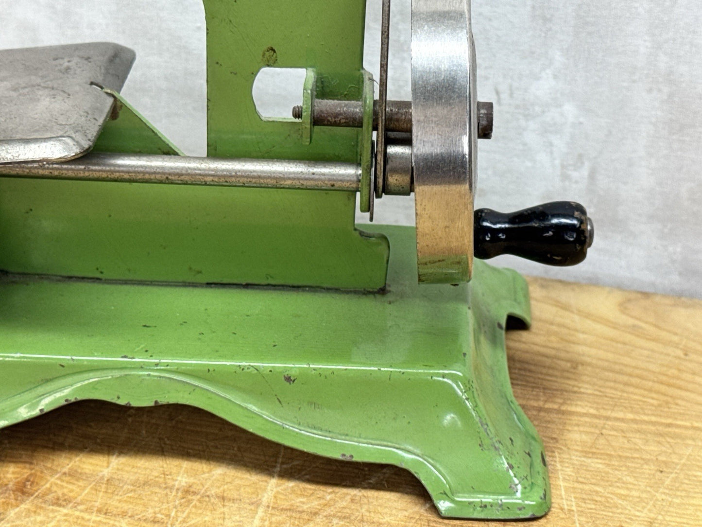 Antique Child’s Sewing Machine Green #1193