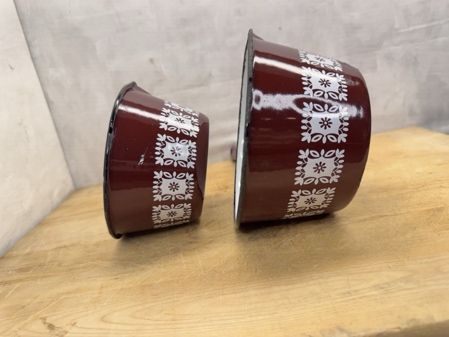 Set Of Three Enamel Brown Floral Pots Vtg #1381