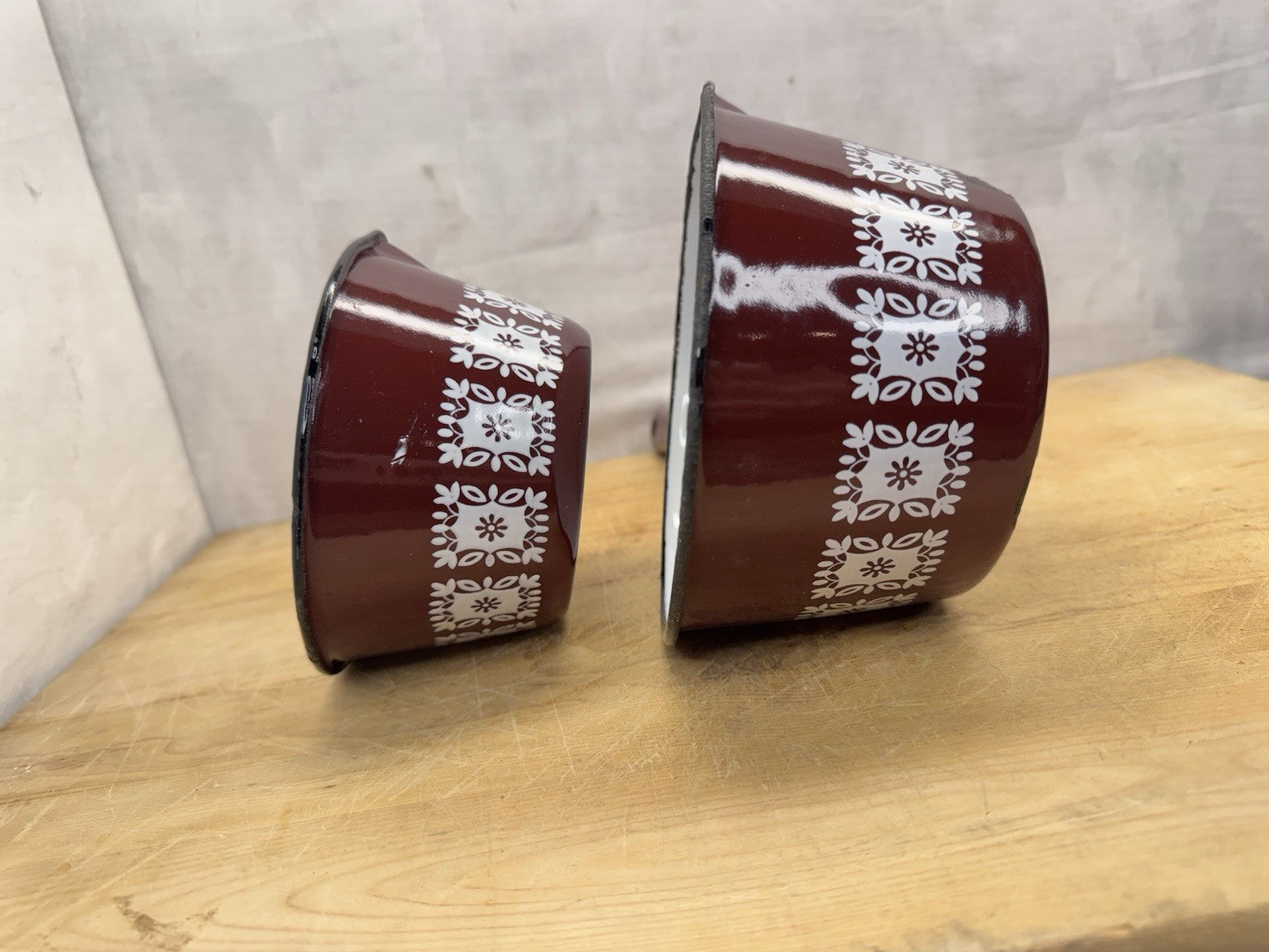 Set Of Three Enamel Brown Floral Pots Vtg #1381