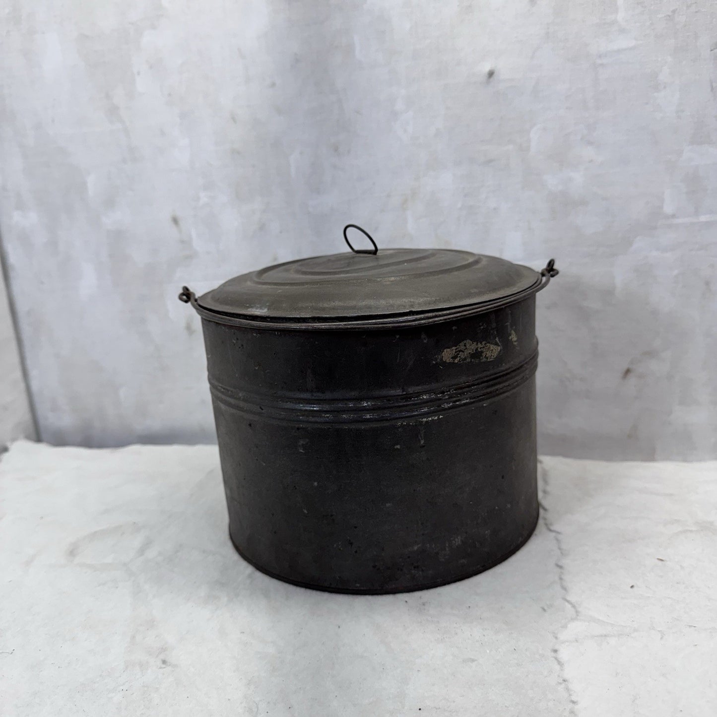 Metal Small Berry Bucket With Lid Vintage