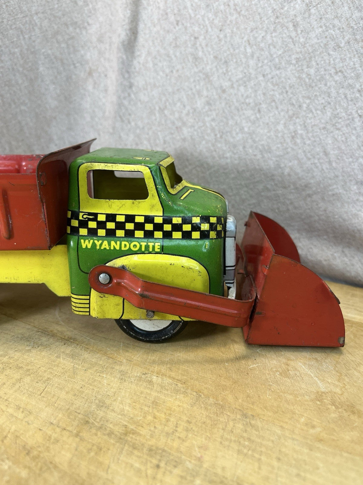 Wyandotte Tin Litho Toy Dump Truck W/ Plow