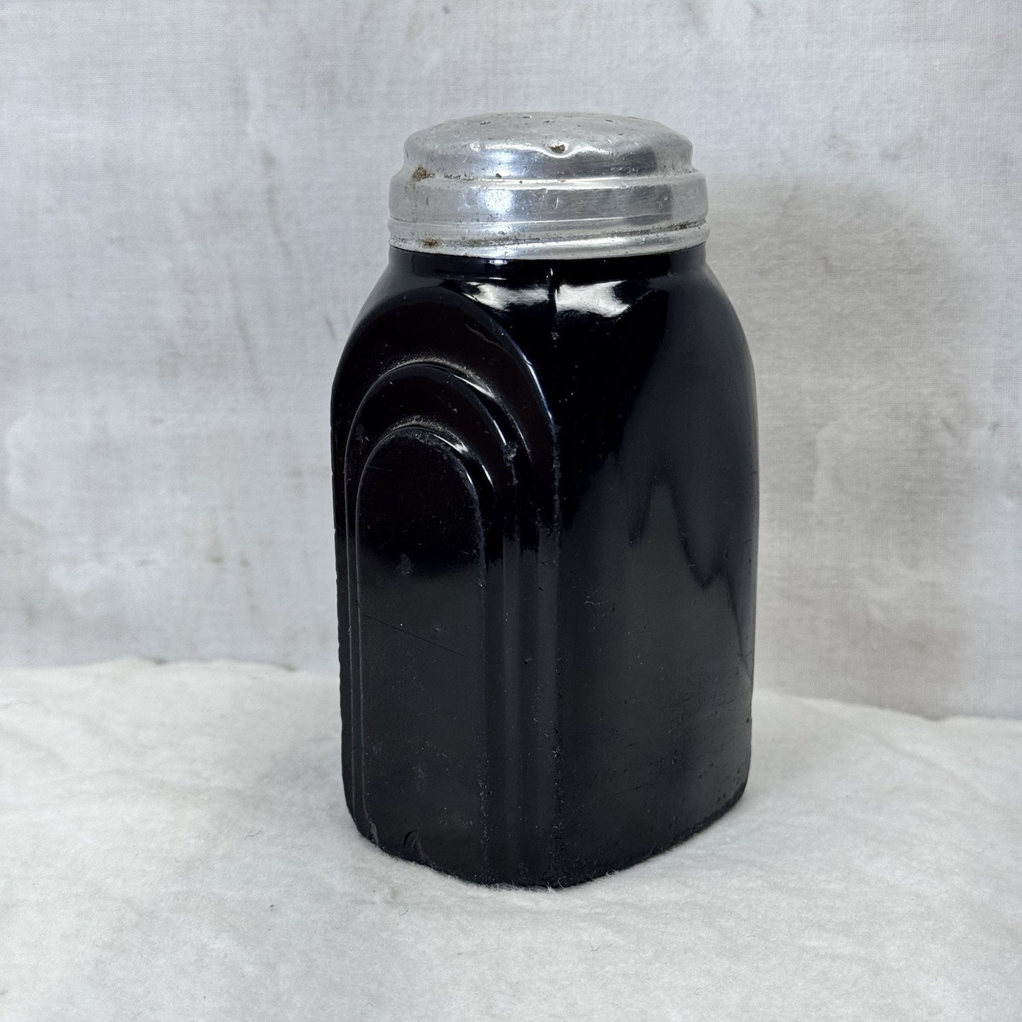 McKee Roman Arch Black Salt/Pepper Shaker Vintage