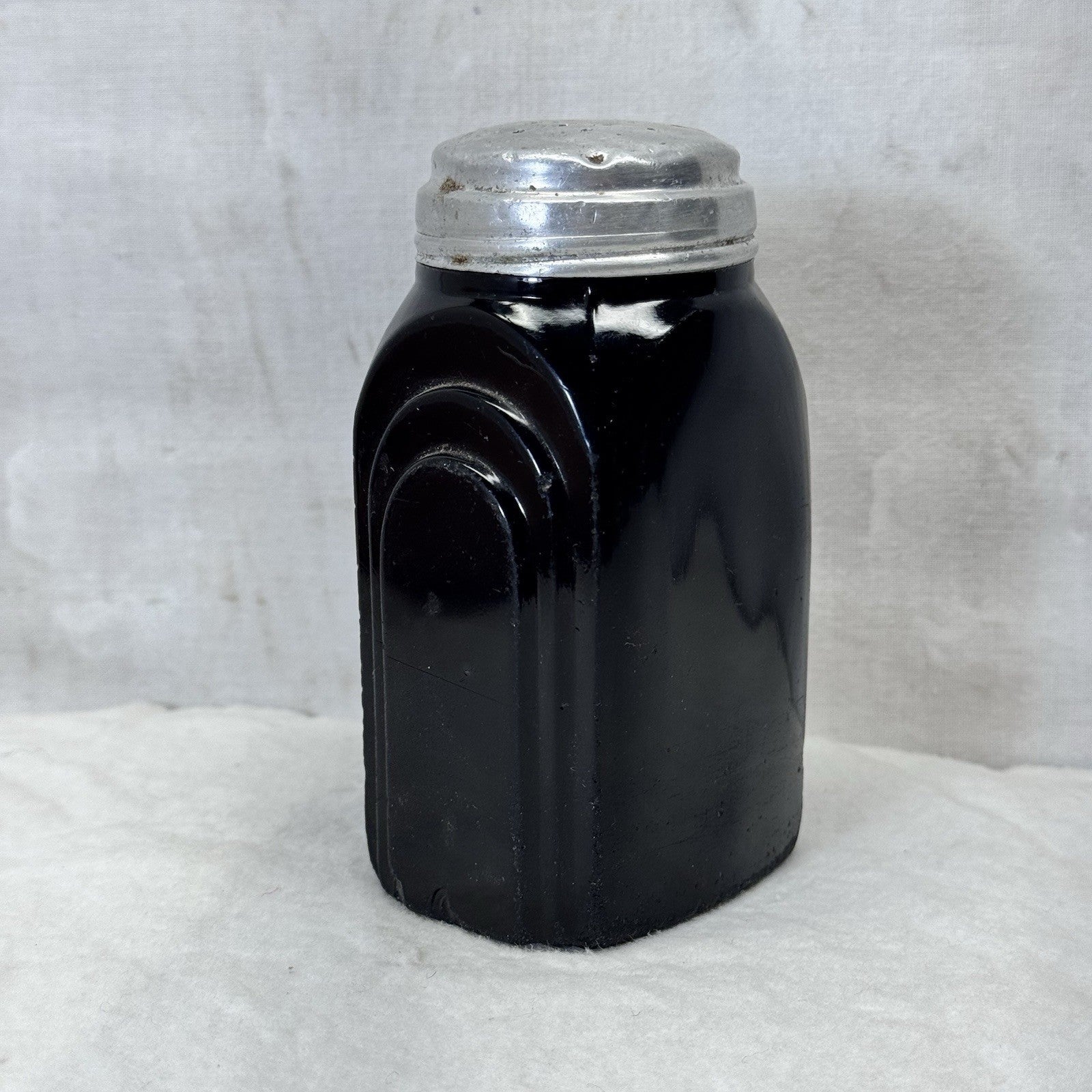 McKee Roman Arch Black Salt/Pepper Shaker Vintage