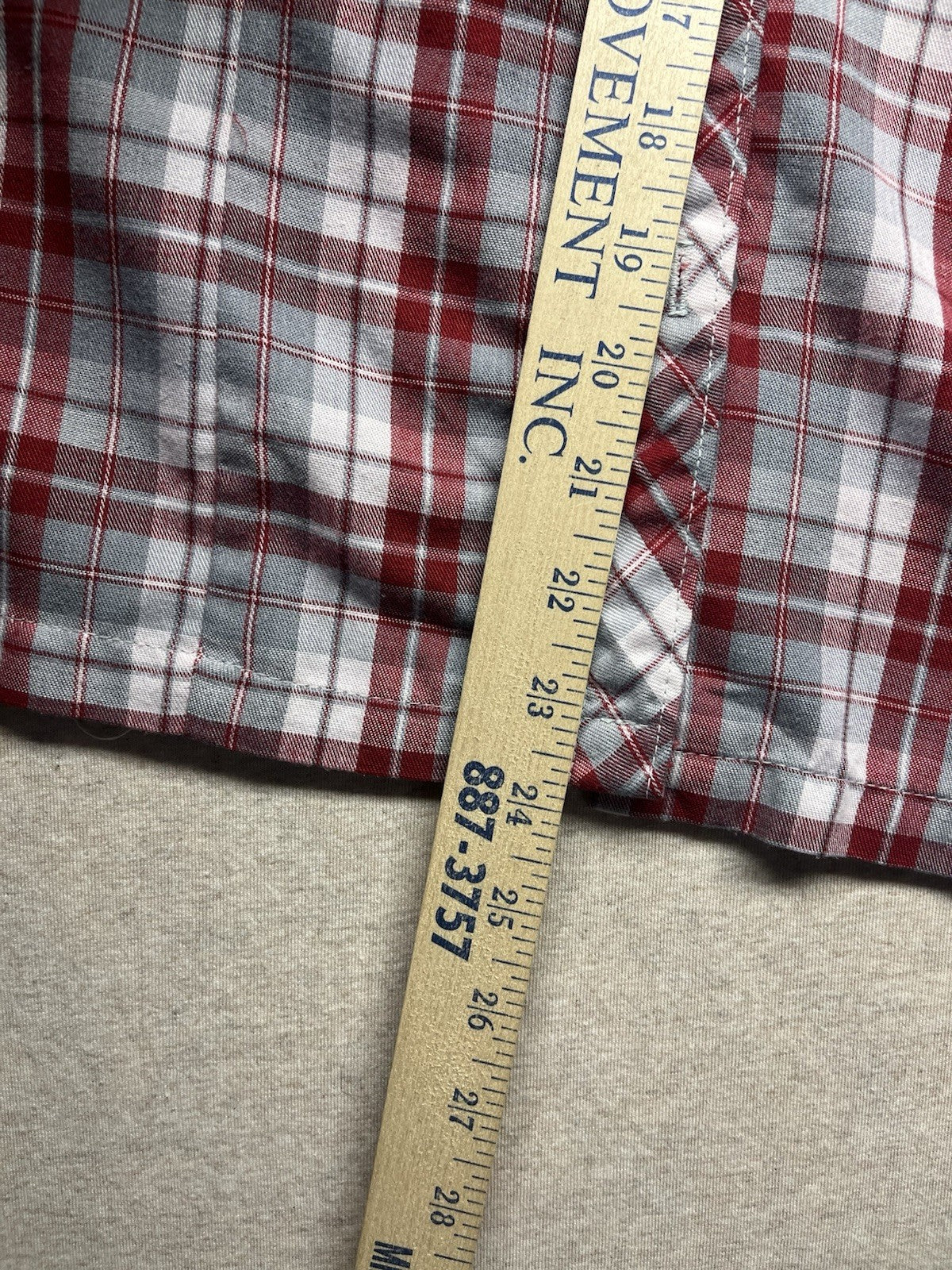 1970s Women’s Ruffled Red & Grey Flannel L Sleeve Top