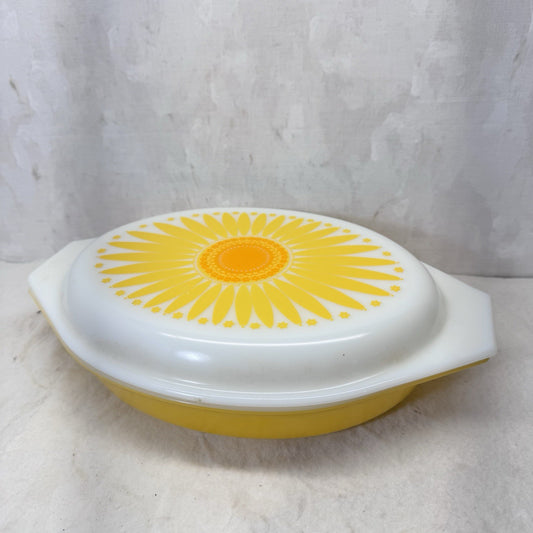 Pyrex  Ovenware Sunflower Casserole Dish With Lid Vintage