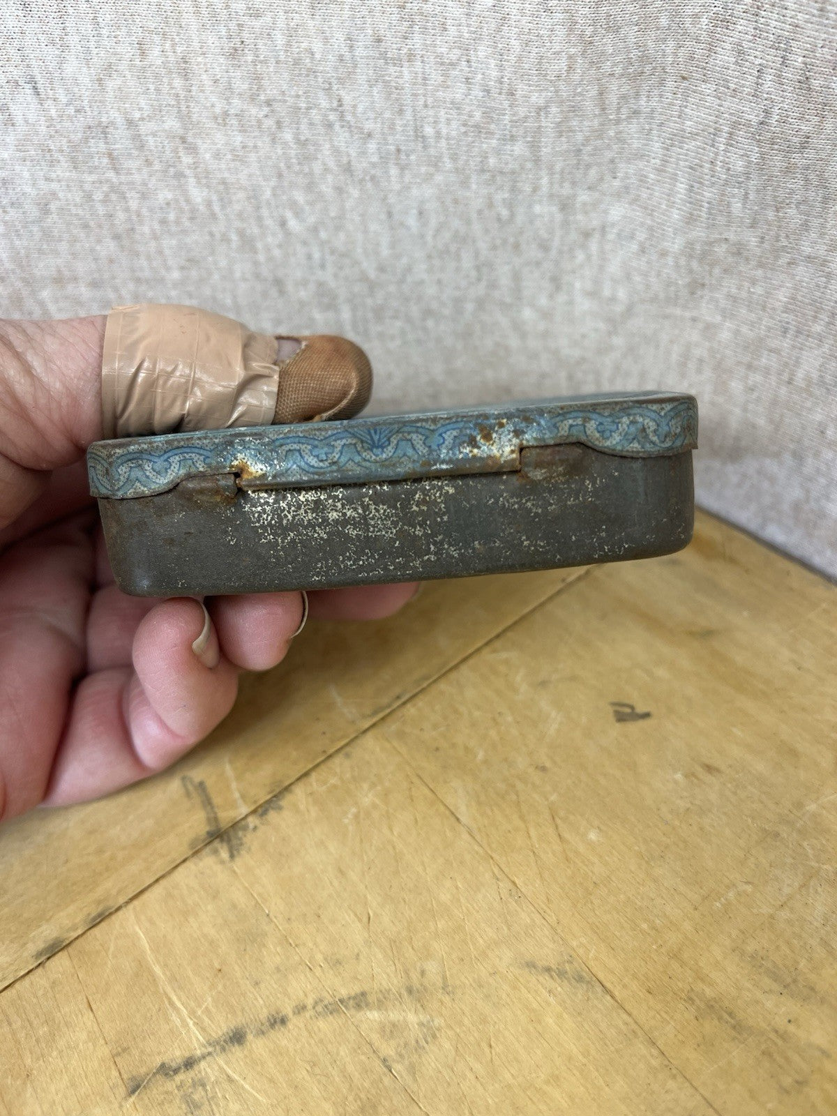 Edgewood Empty Plug Slice Tobacco Tin