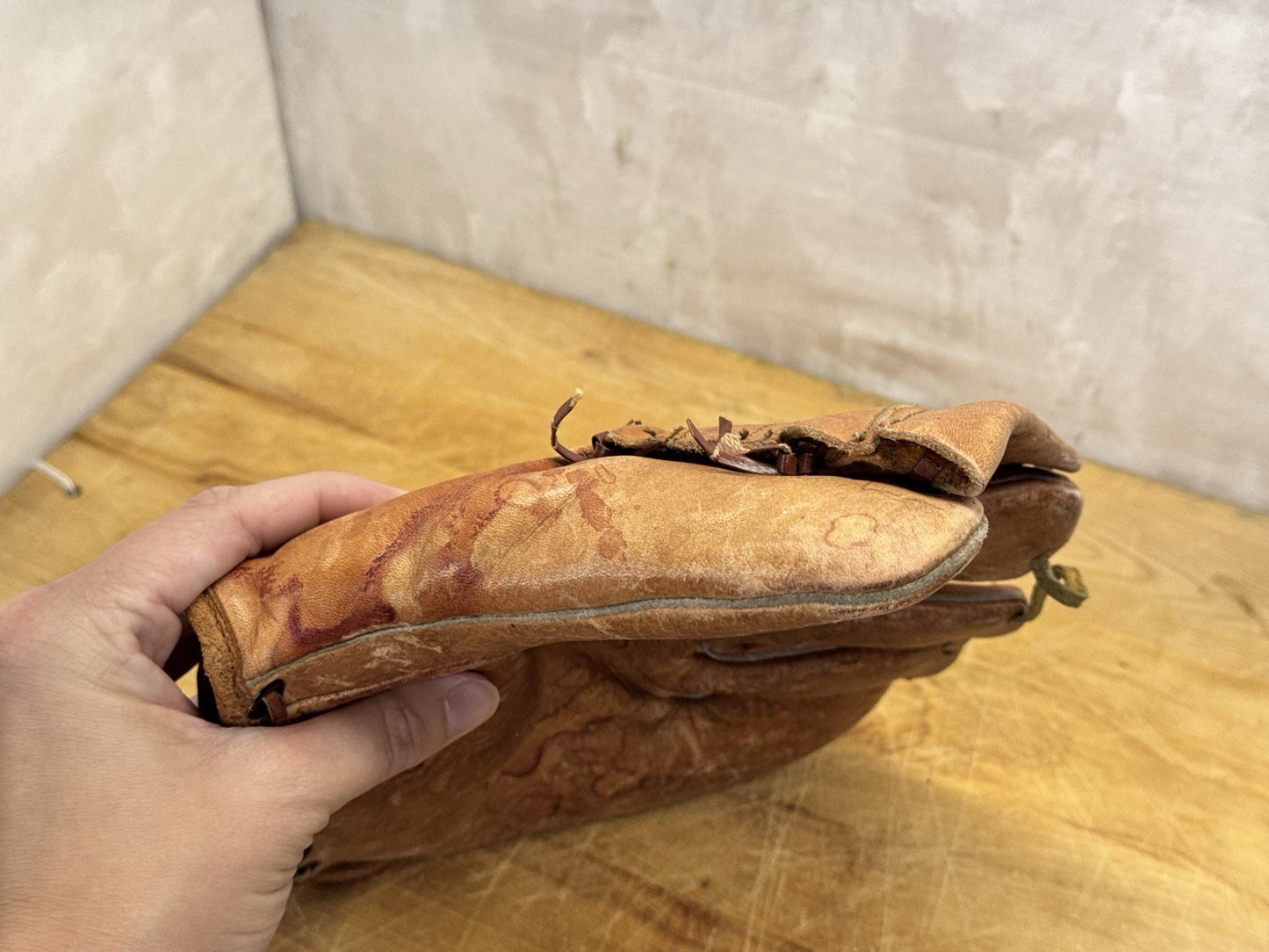 Child’s Vintage Baseball Glove #1172