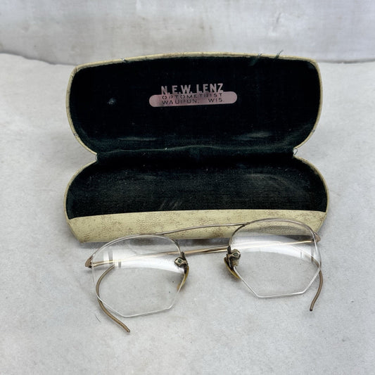 N.E.W Lenz Optometrist Glasses And Case Waupun Wisconsin Vintage 