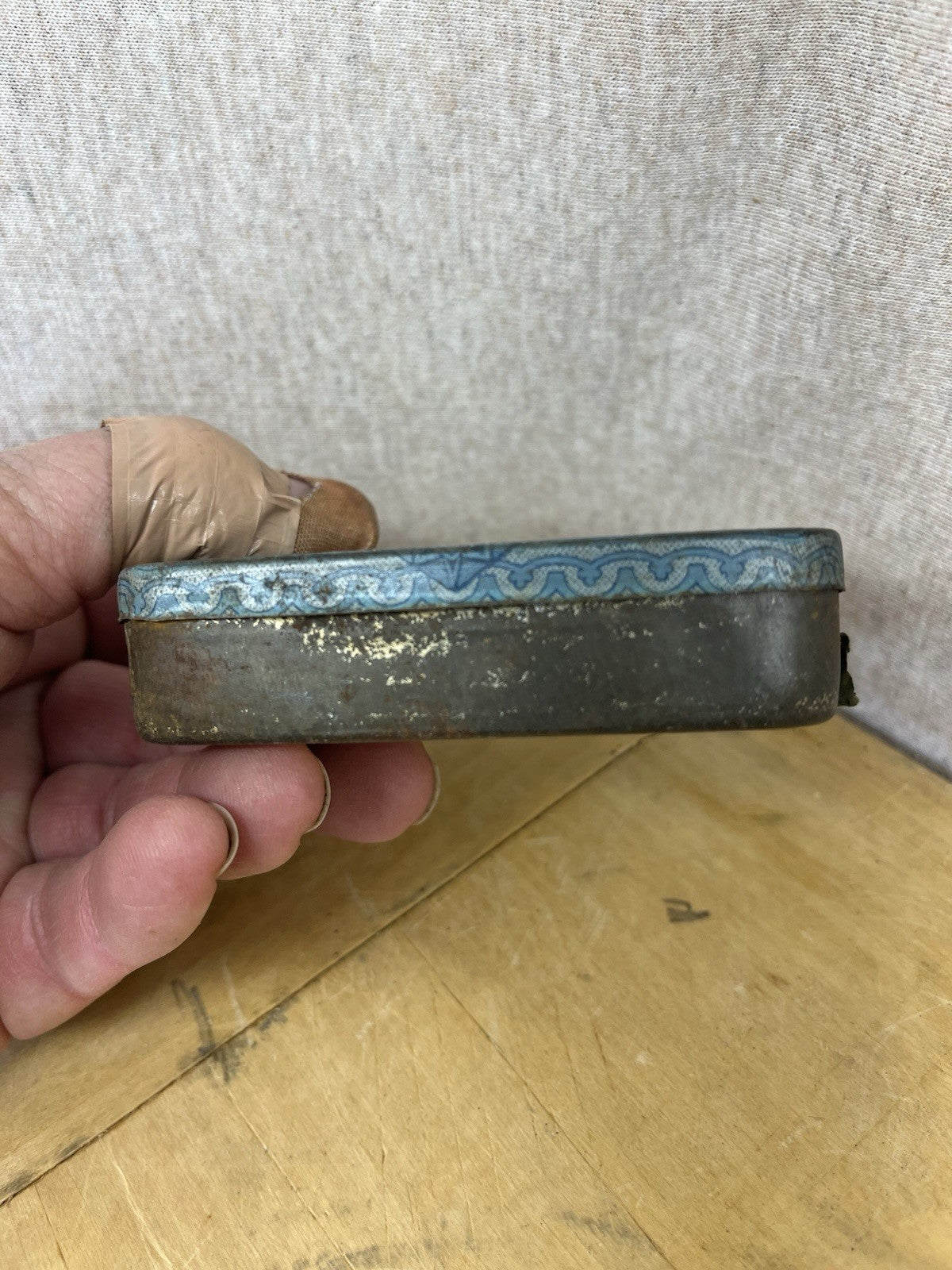 Edgewood Empty Plug Slice Tobacco Tin