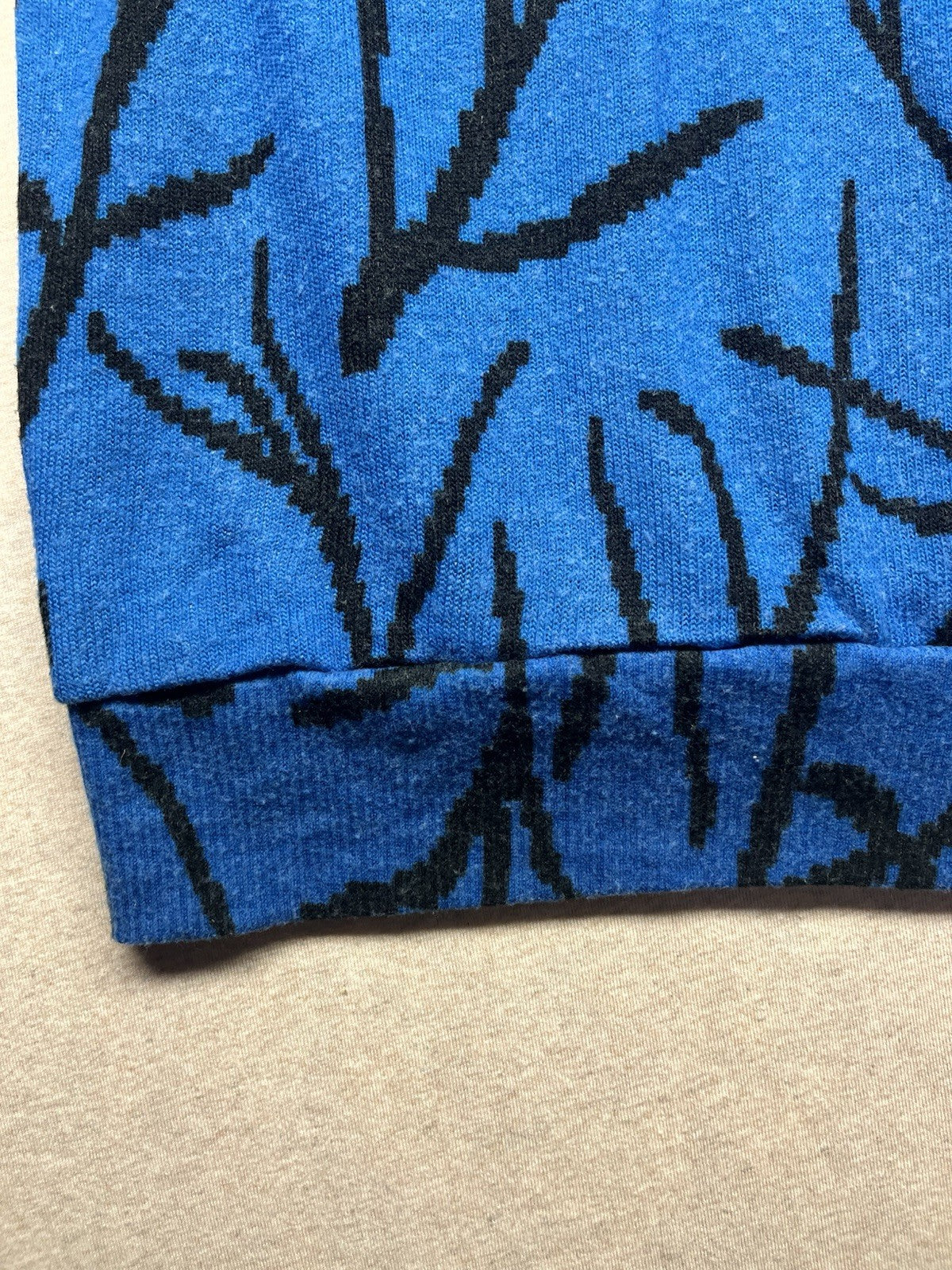 1970s, 80s Women’s Blue Pattern L Sleeve Knit Light Sweater