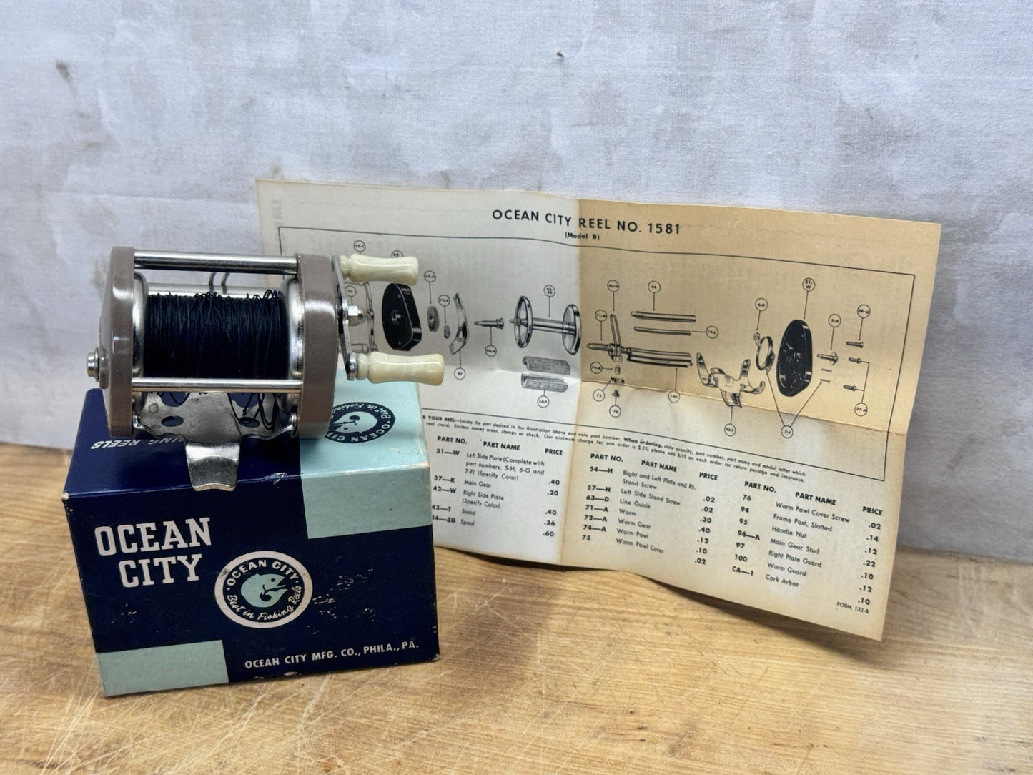 Ocean City Vtg Fishing Reel With Box #1238
