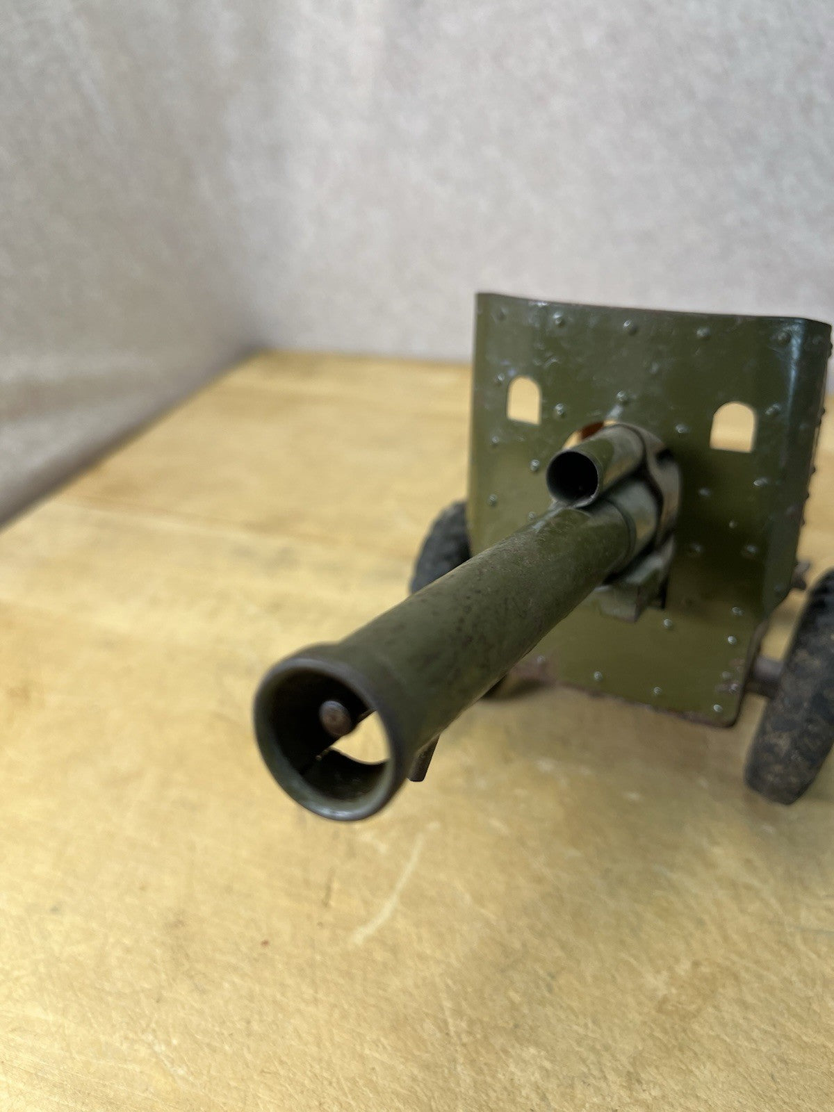 Vintage Tin Friction Jeep W/ Toy Working Spring Howitzer Gun