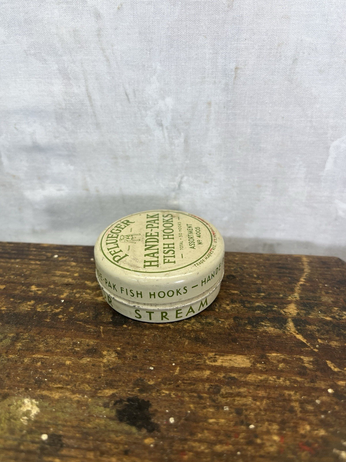 Pfluger Handy Fish Hook Tin W/hooks