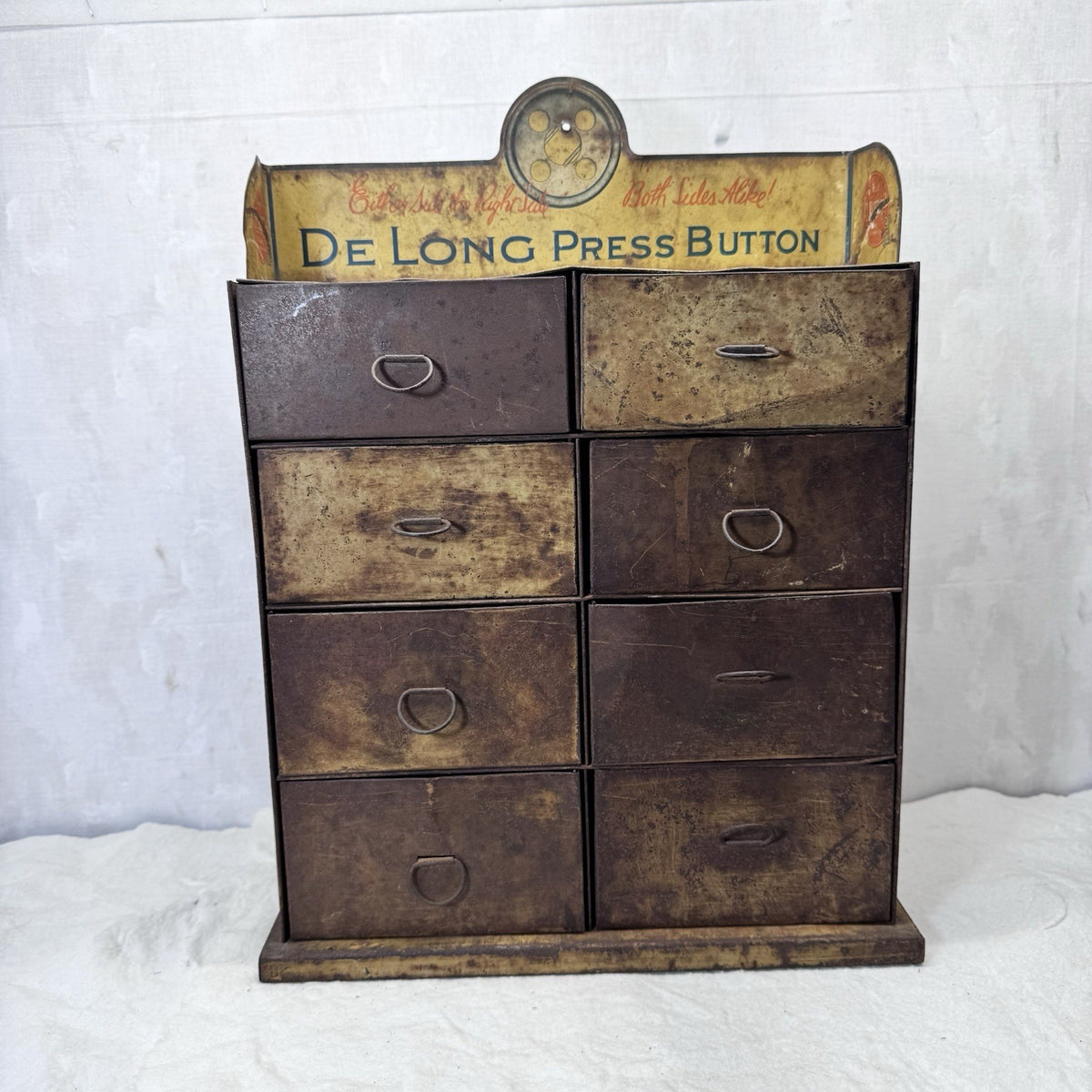 De Long Press Button Metal Organizer Vintage Rustic