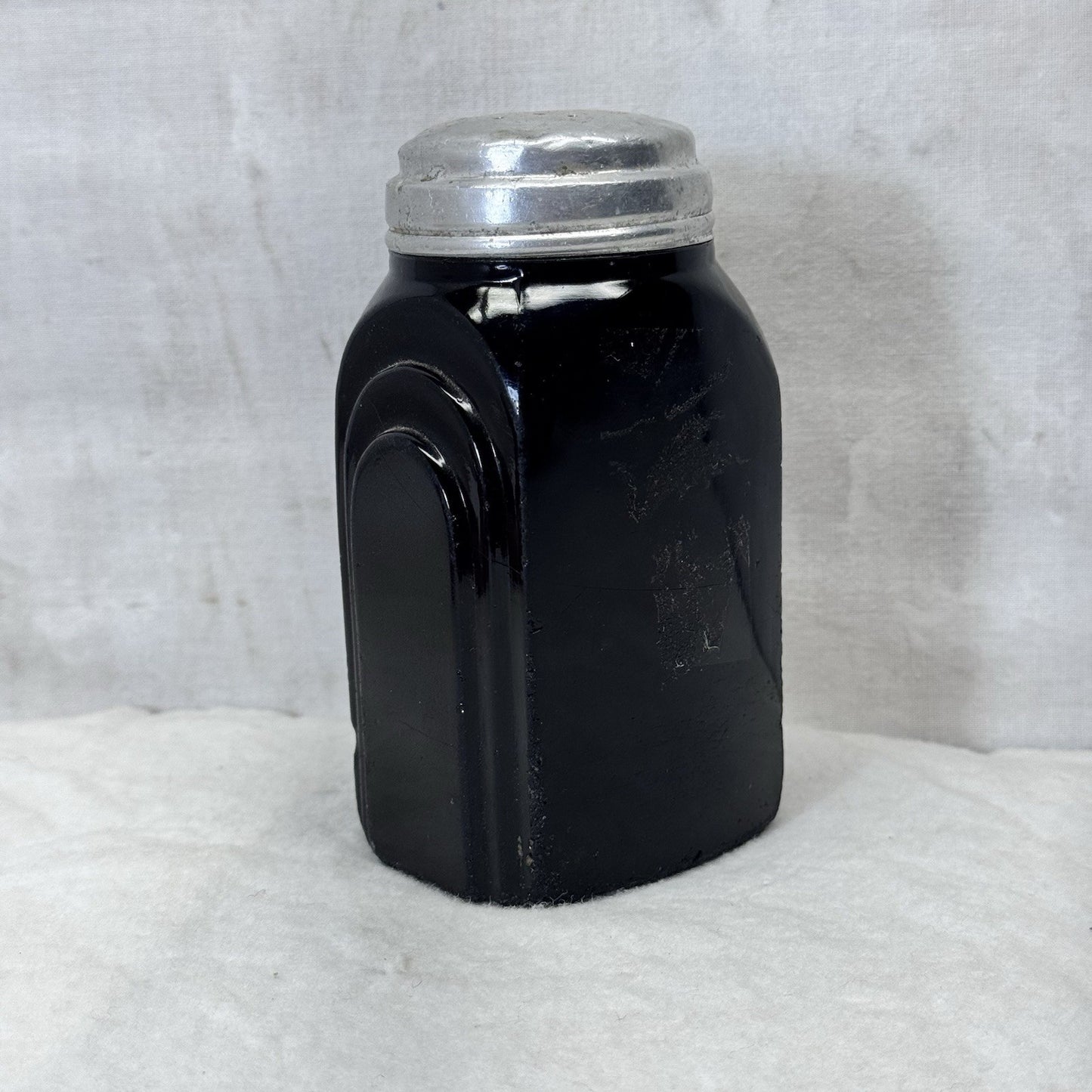 McKee Roman Arch Black Salt/Pepper Shaker Vintage