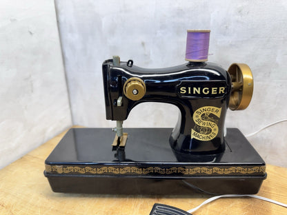Vintage Toy Singer Sewing Machine Black #1433