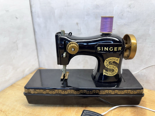 Vintage Toy Singer Sewing Machine Black #1433