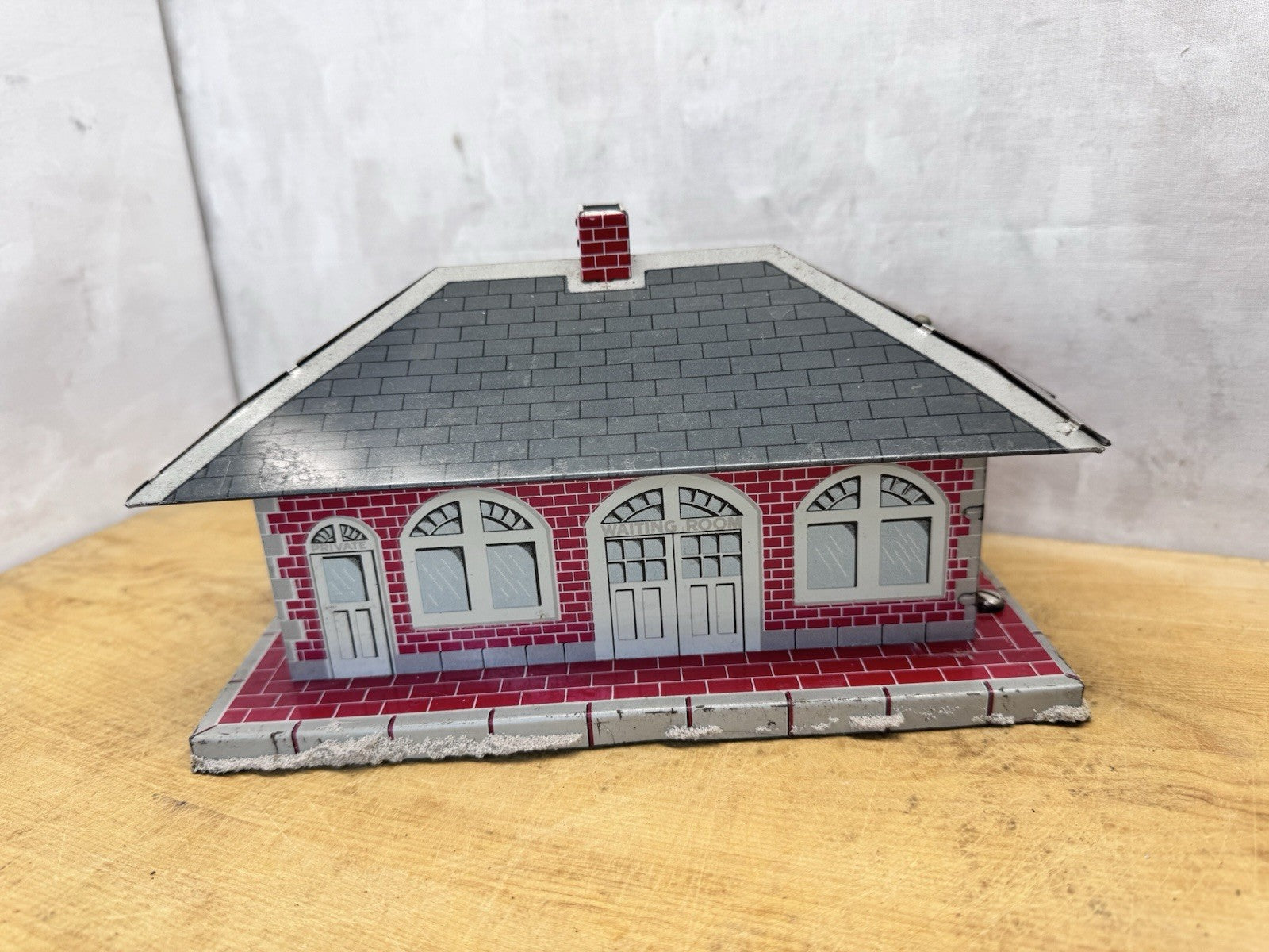 Vintage Marx 2960 Lighted Girard Whistling Station #S-1615