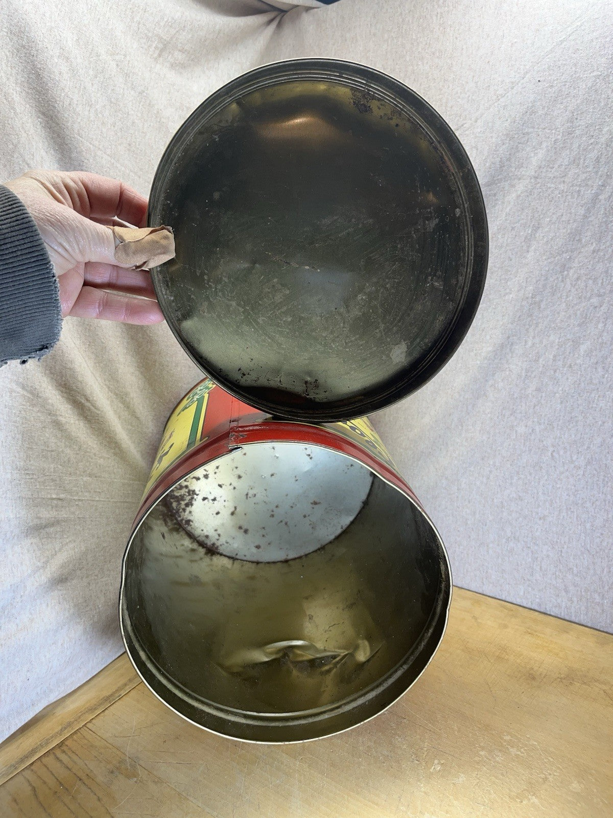 Vintage Kitty Clover Potato Chip Tin 14oz 1983 RED Retro Advertising