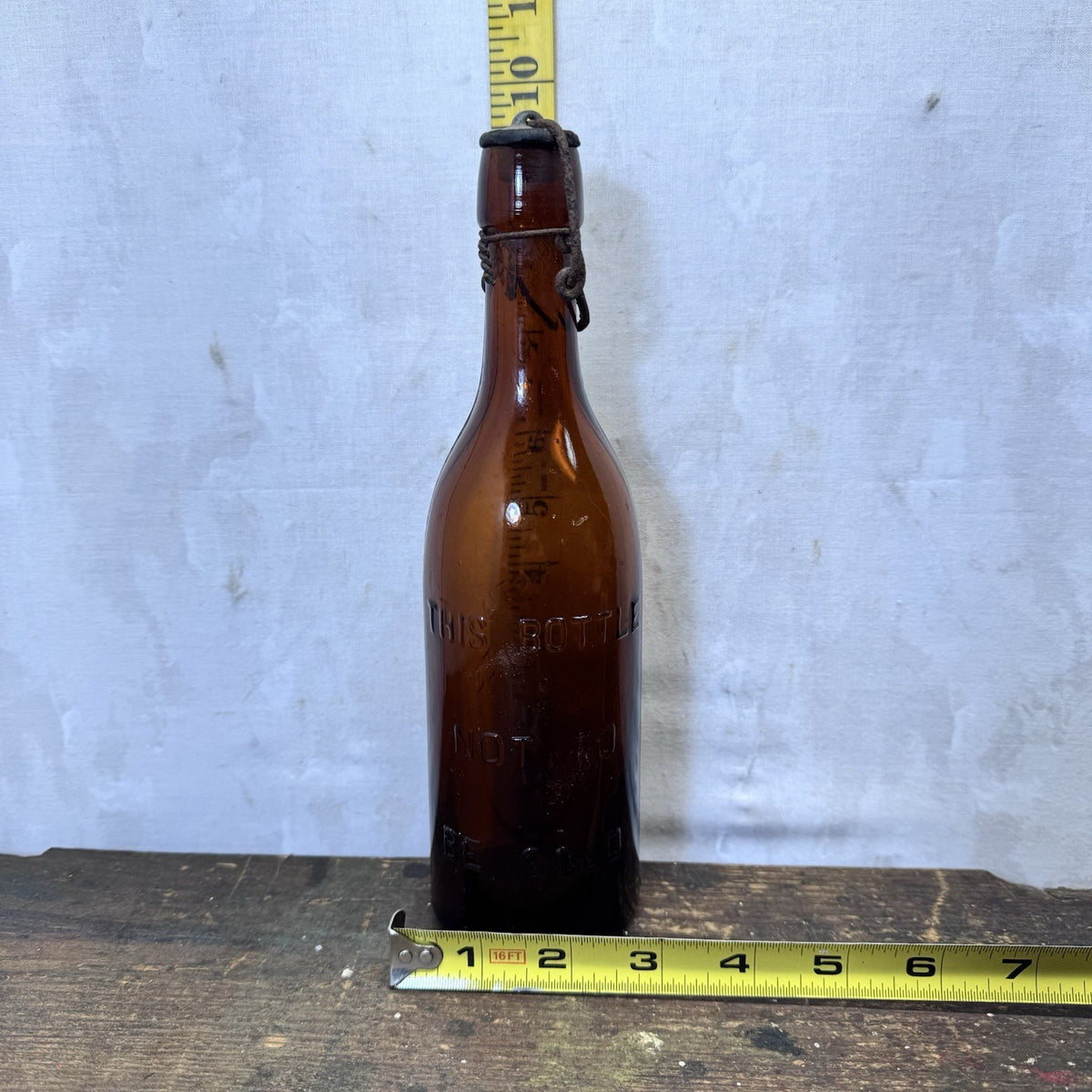 E.L Husting Milwaukee Wisconsin Brown Glass Metal Wire Top Beer Bottle Vintage