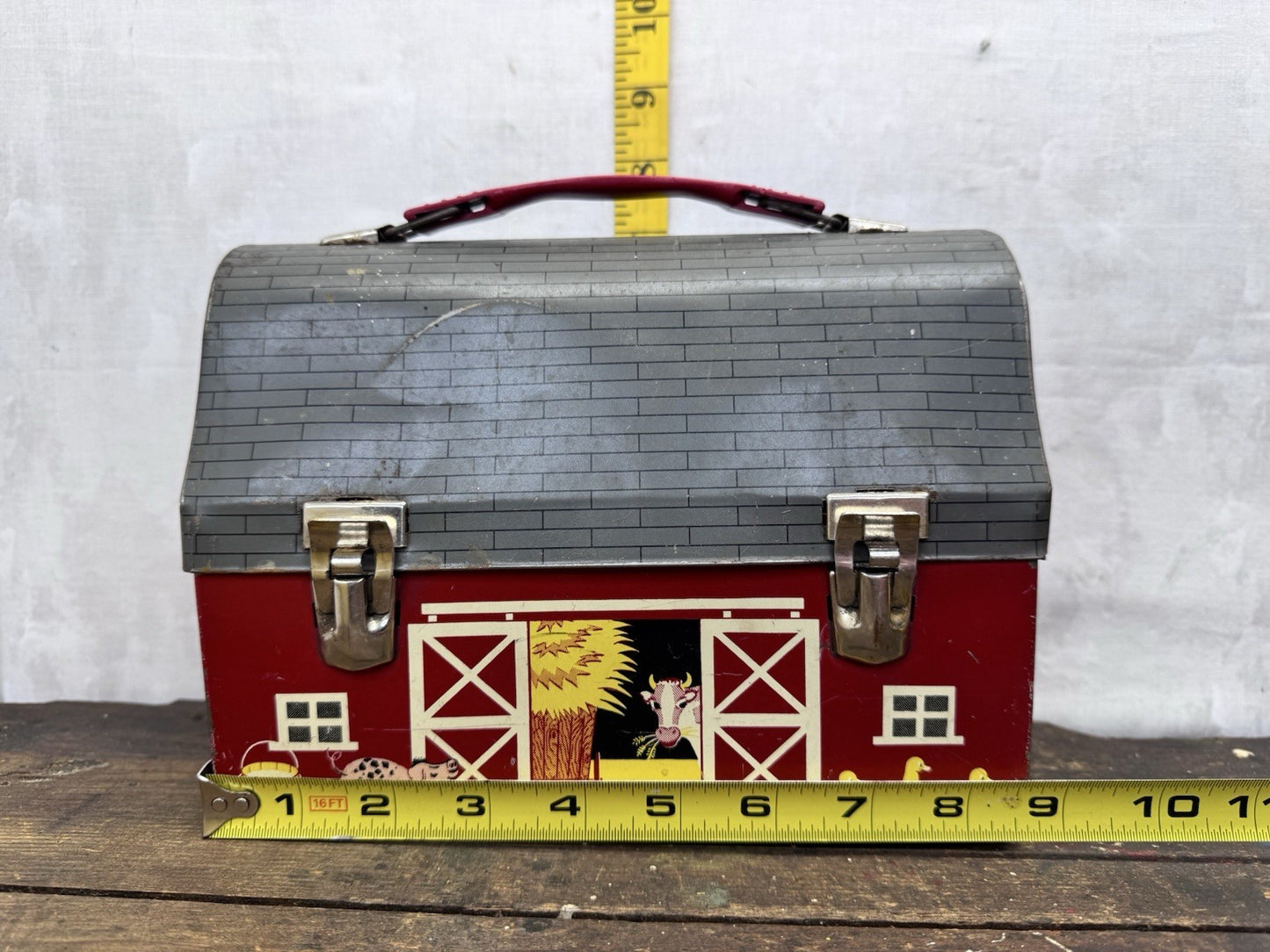 Barn Lunch Box Vintage #1162
