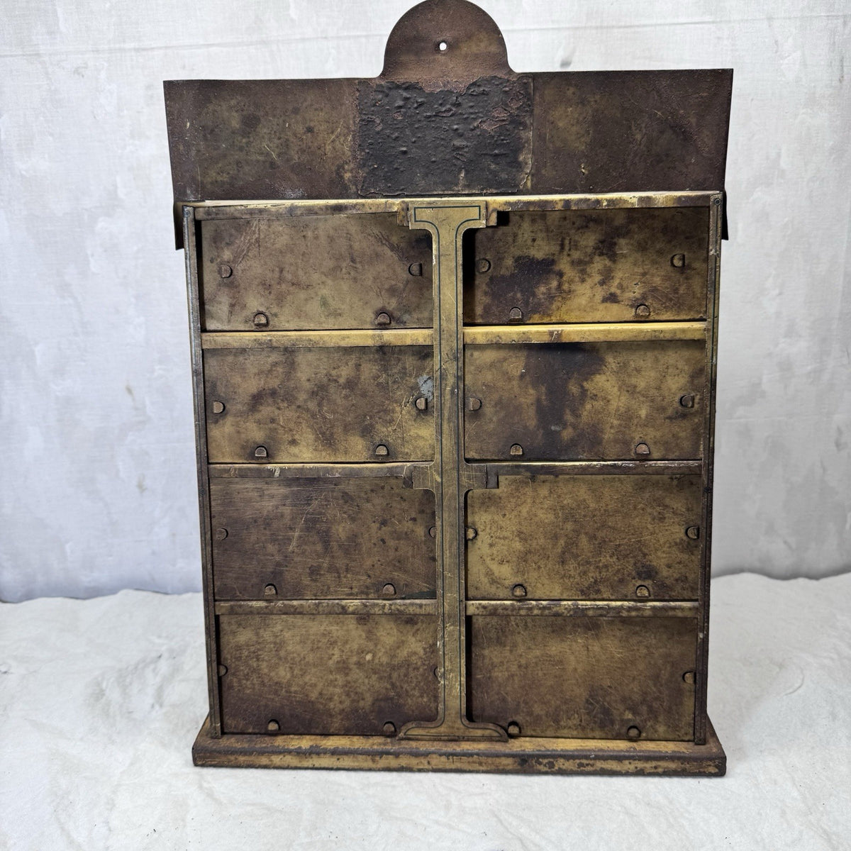 De Long Press Button Metal Organizer Vintage Rustic