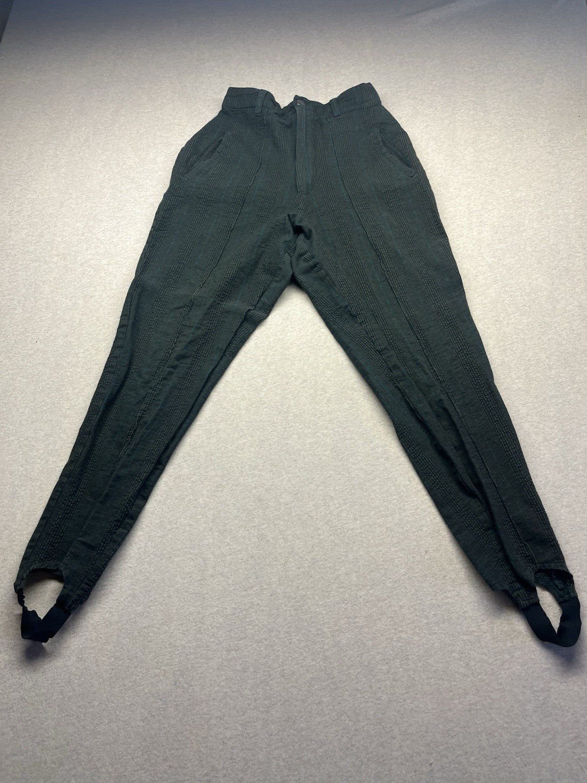 1980s Women’s Cotton Grey stripe Stirrup Pants