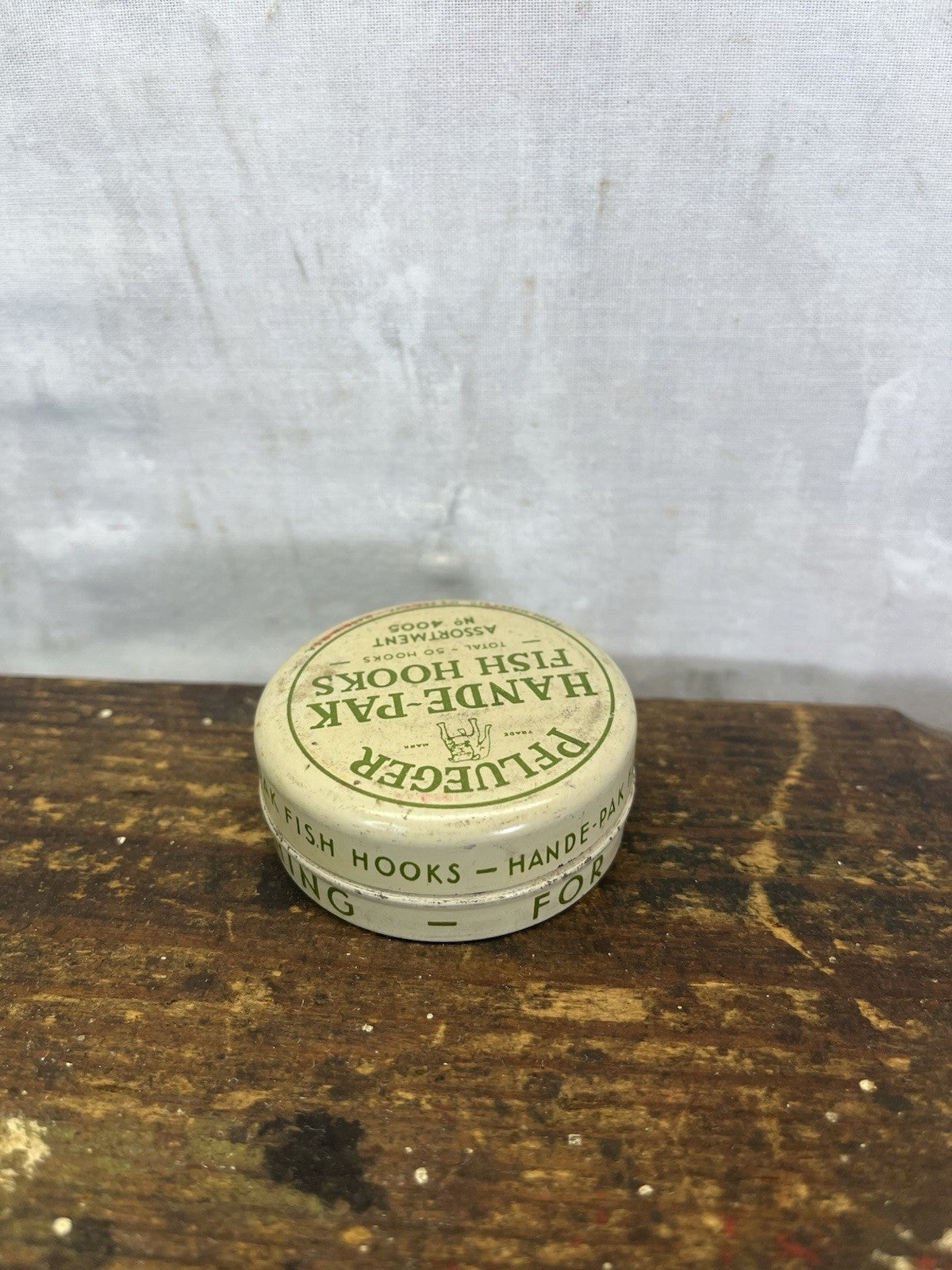 Pfluger Handy Fish Hook Tin W/hooks