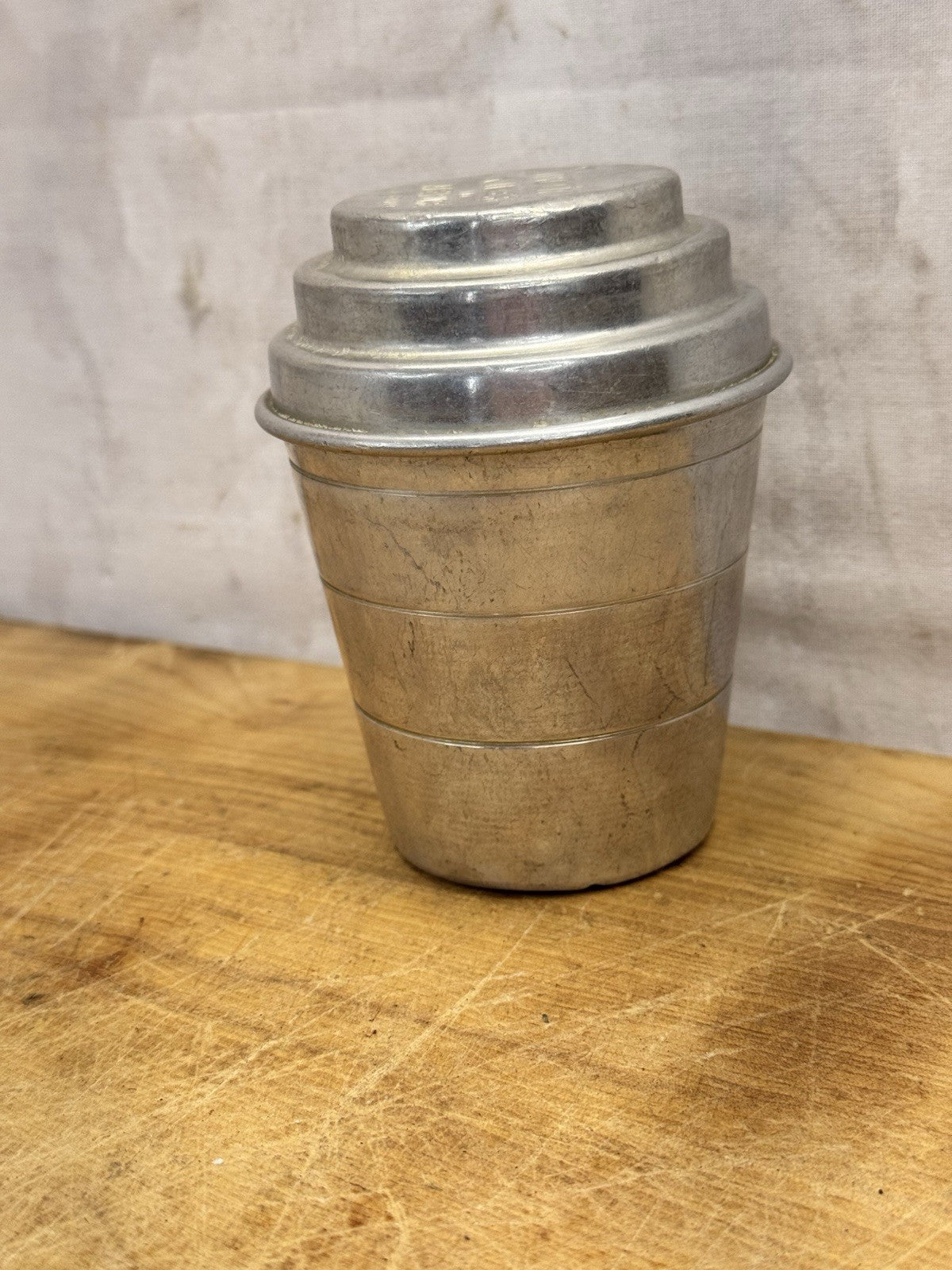 Aluminum Smooth Measure And Mixer Vtg #1409