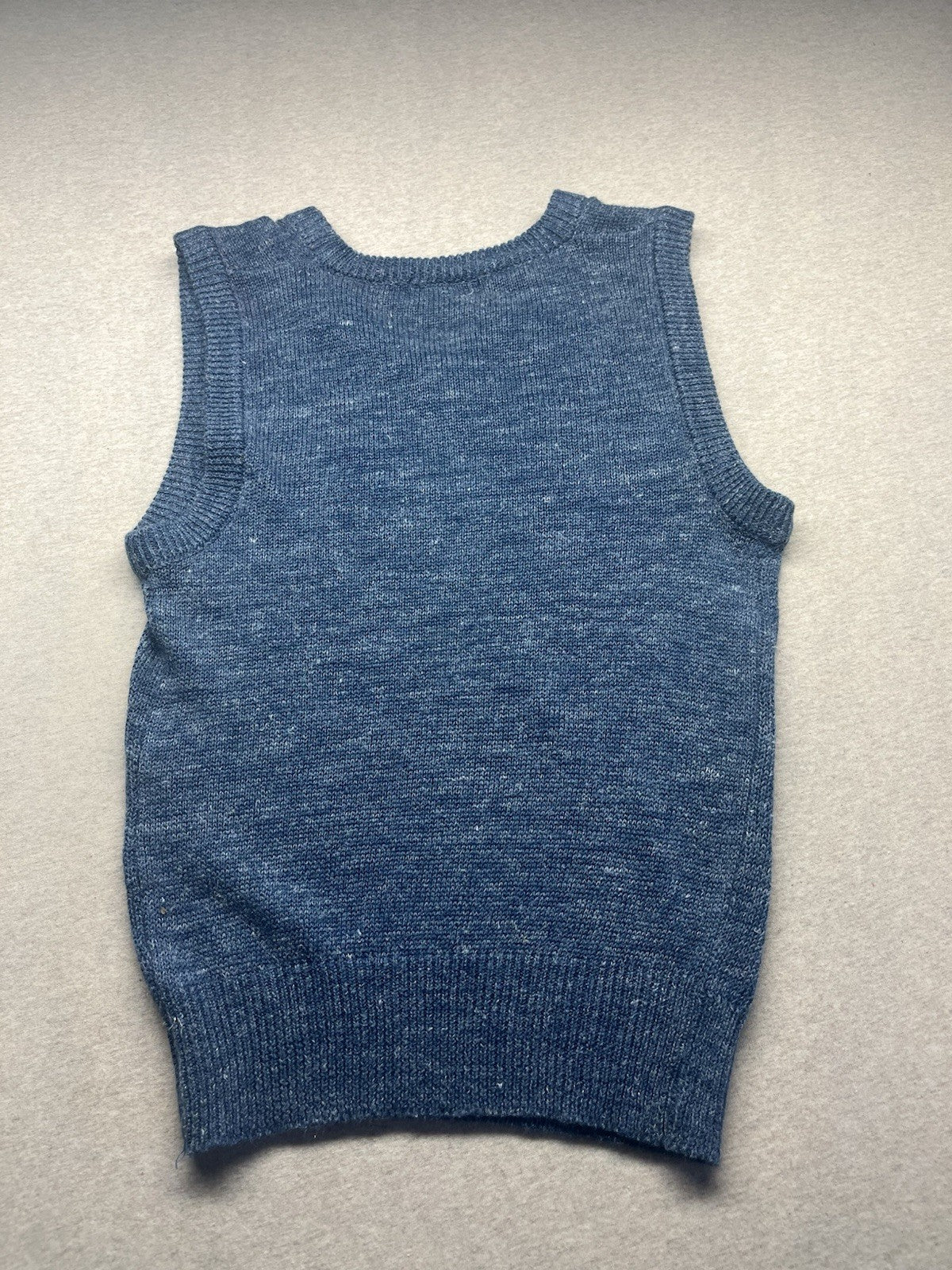 1980s Men’s Blue Diamond Pattern Knit Vest