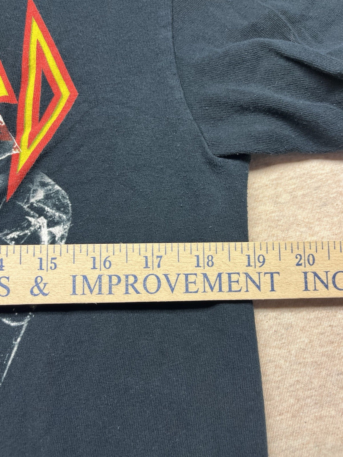 def leppard Poison Medium Shirt 