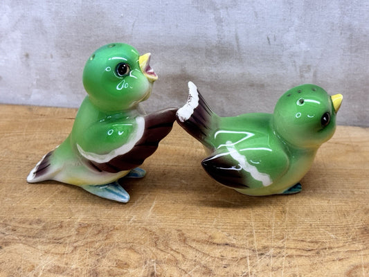vintage bird salt and pepper shakers japan #1277